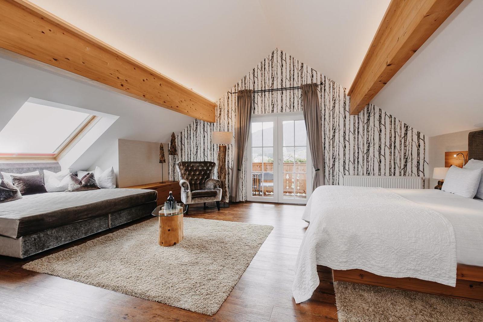 King Suite with Balcony photo 1