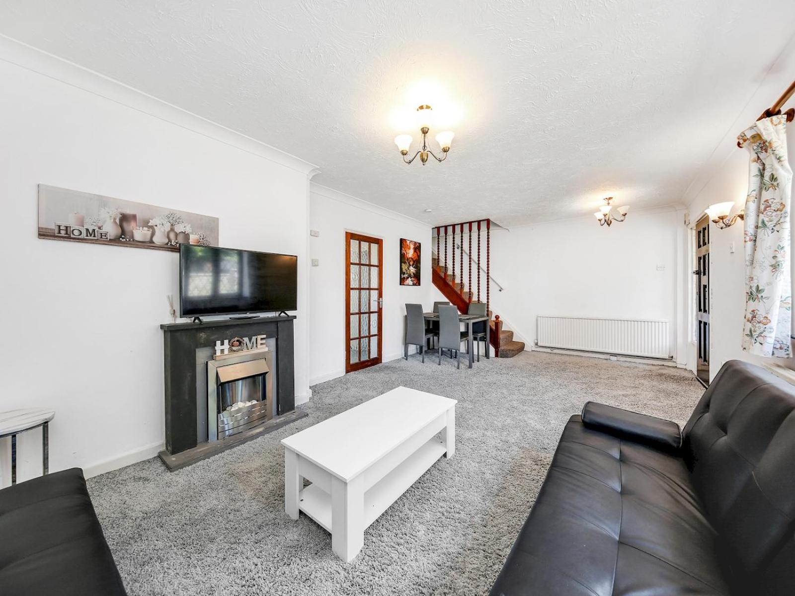 Three-Bedroom House photo 2