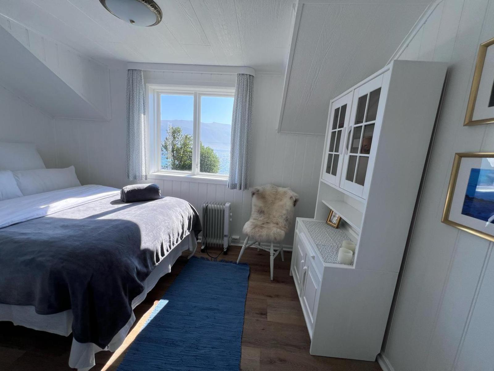 Four-Bedroom House photo 1