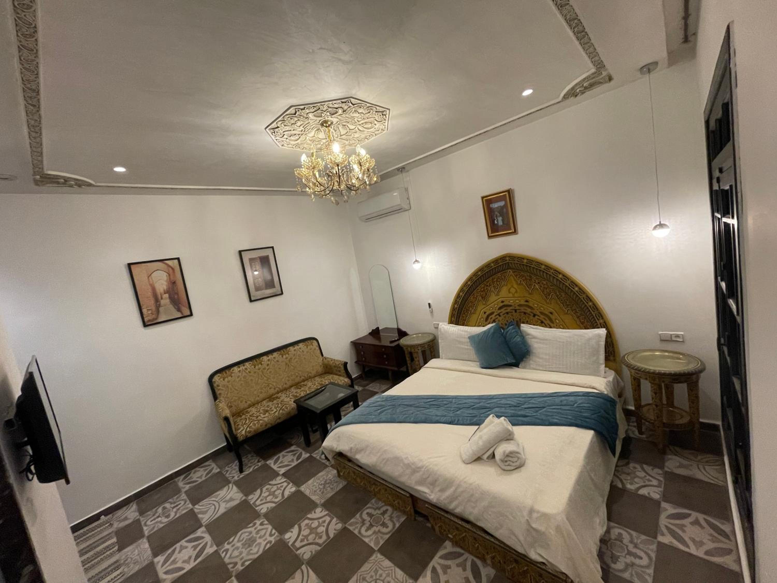 Double Room with Mountain View - Photo 9