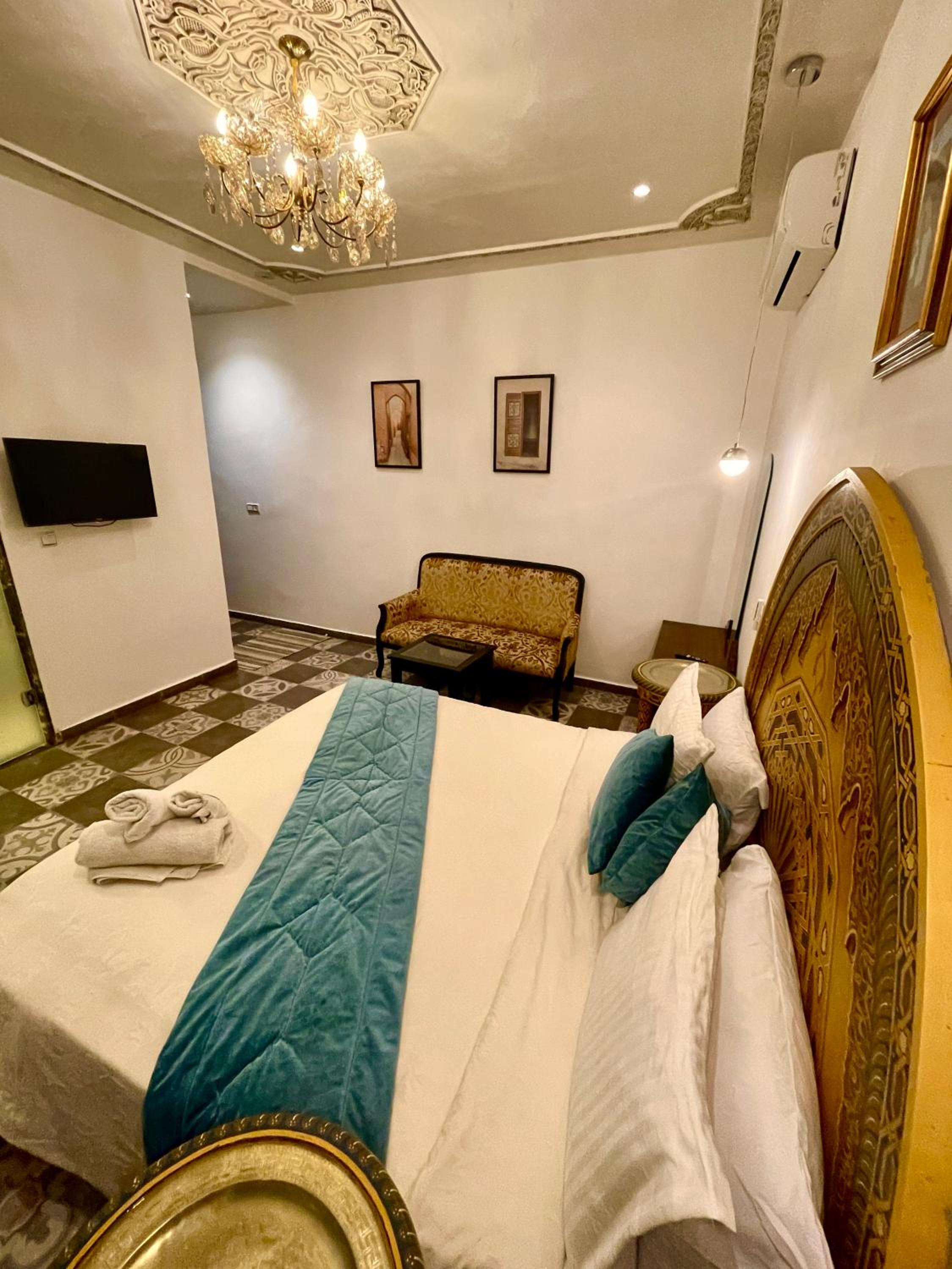 Double Room with Mountain View - Photo 5