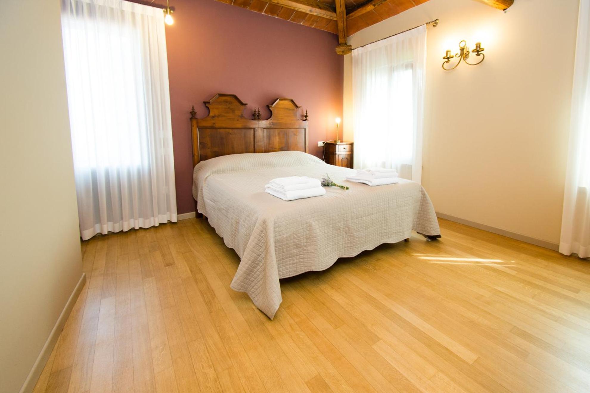Double Room with Private Bathroom photo 1