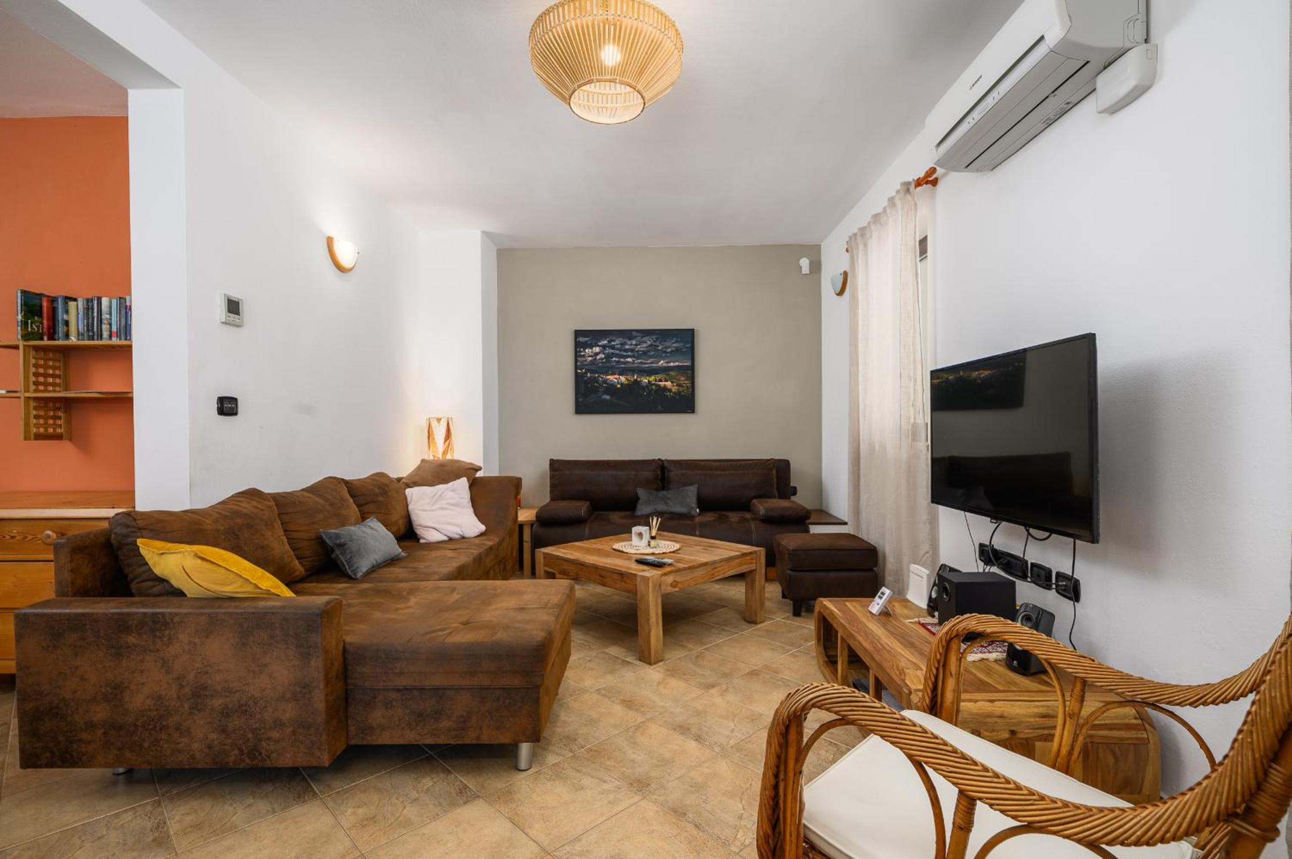 Three-Bedroom Villa photo 1