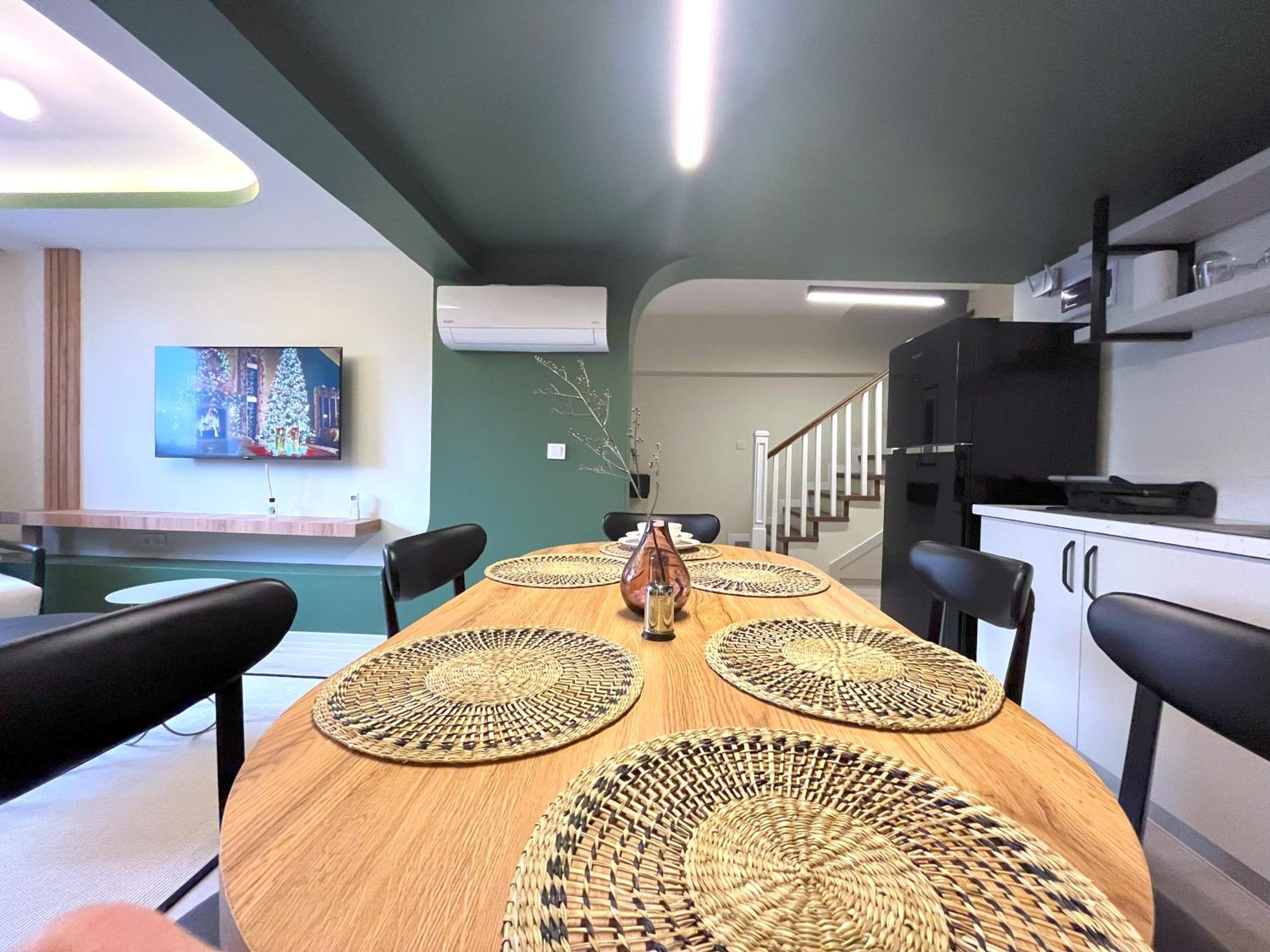 Three-Bedroom Apartment with Sea View photo 3