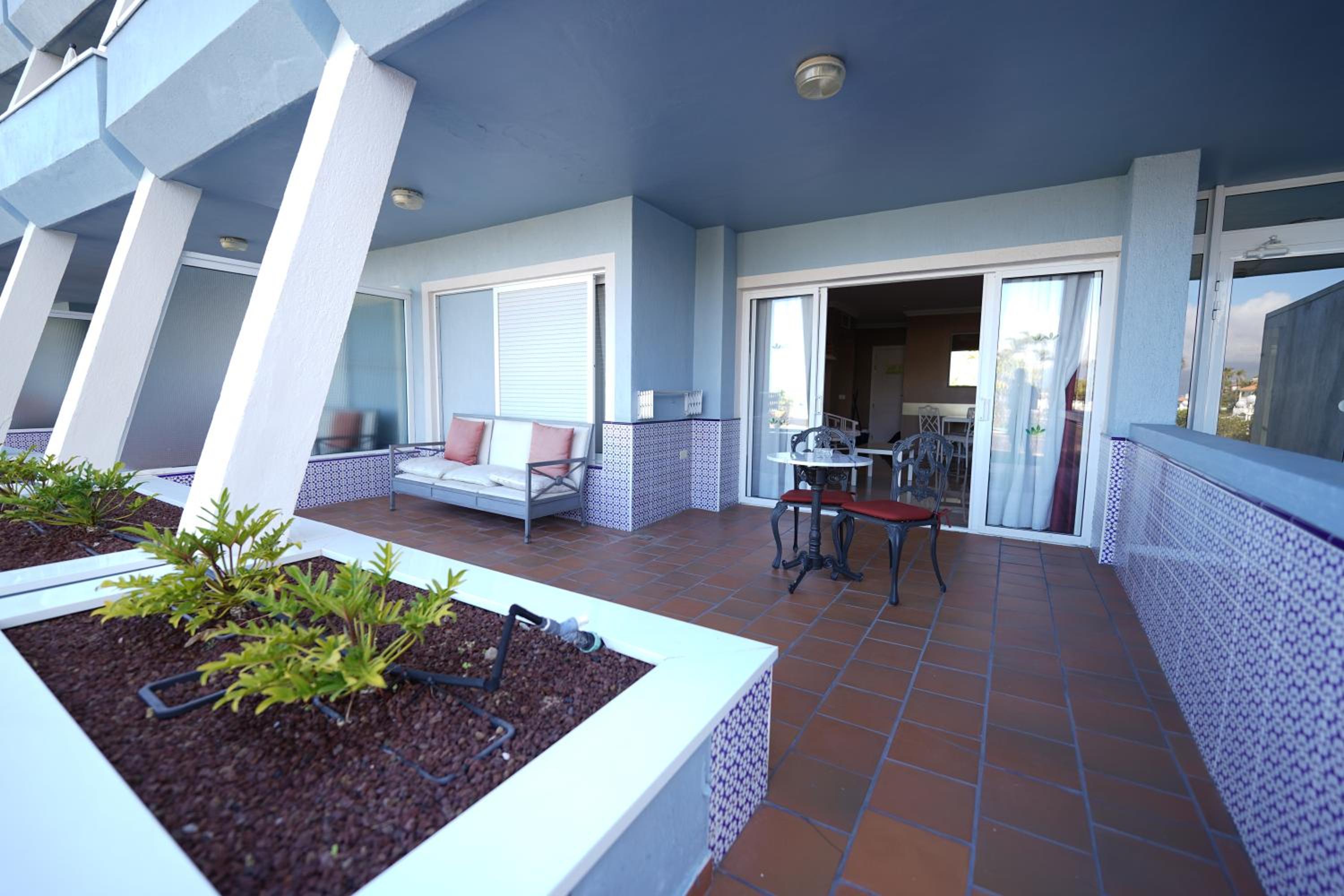  One-Bedroom Apartment with Sea View photo 3