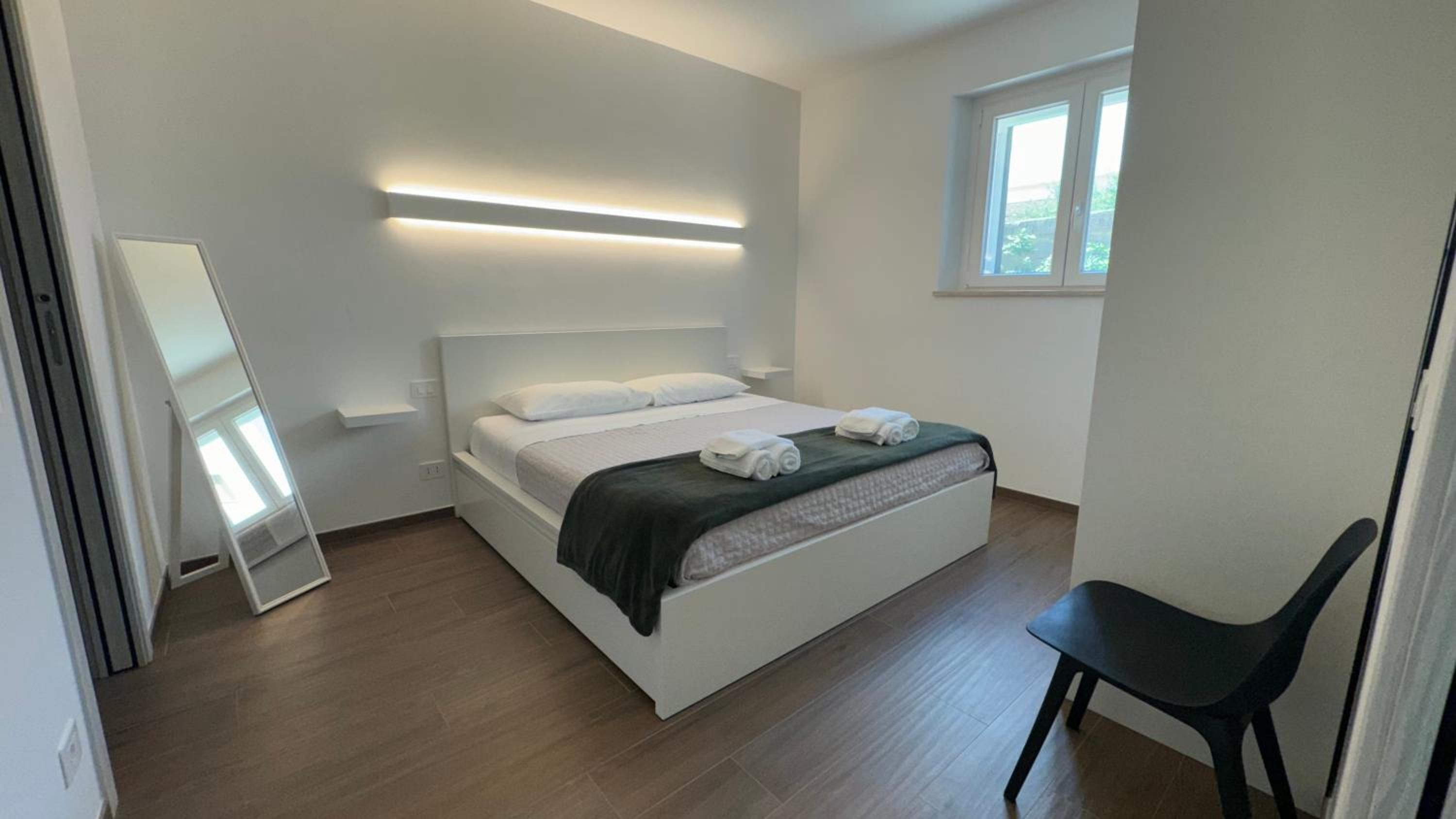 One-Bedroom Apartment photo 3