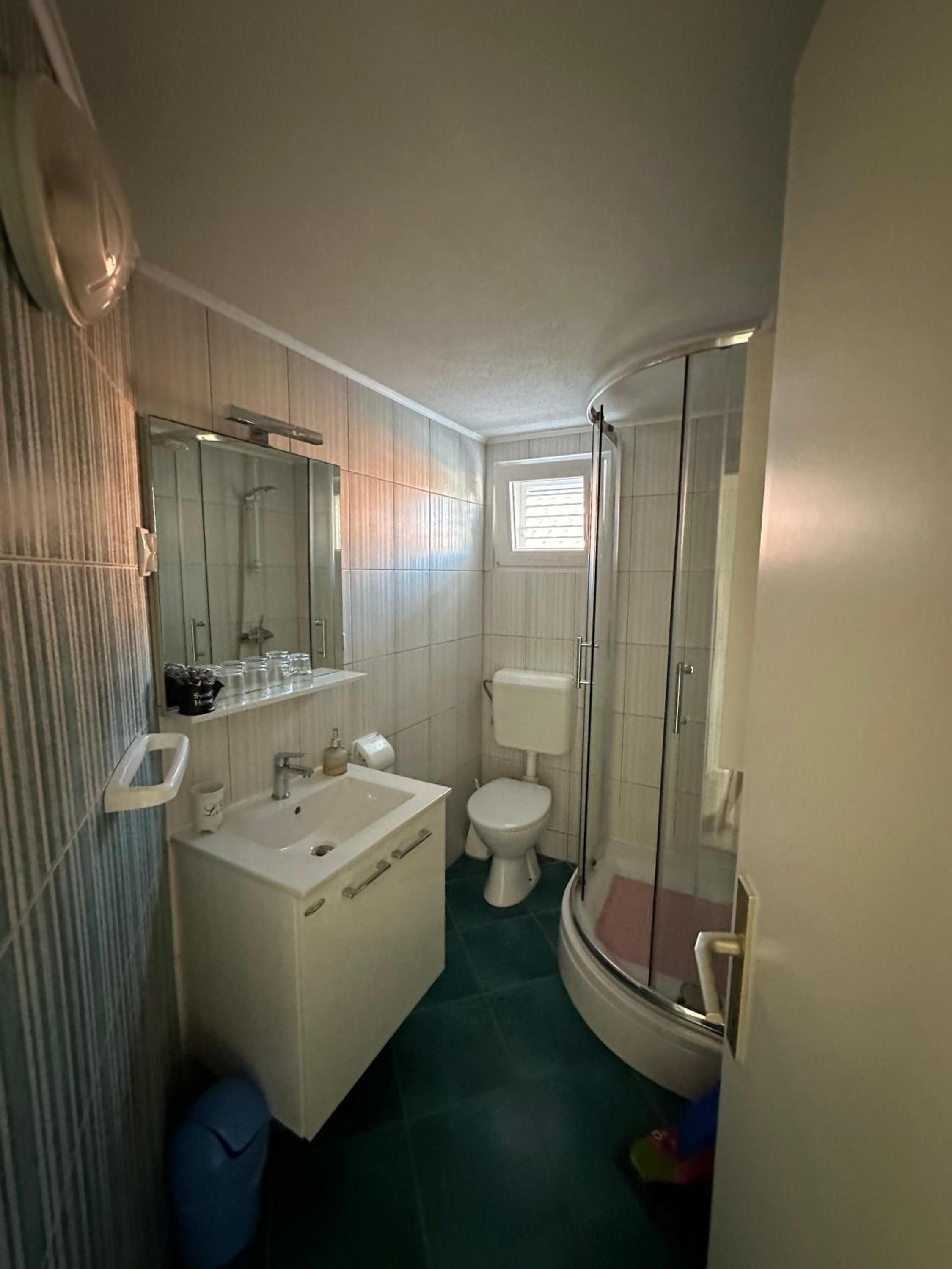 Apartment with Sea View - Photo 3