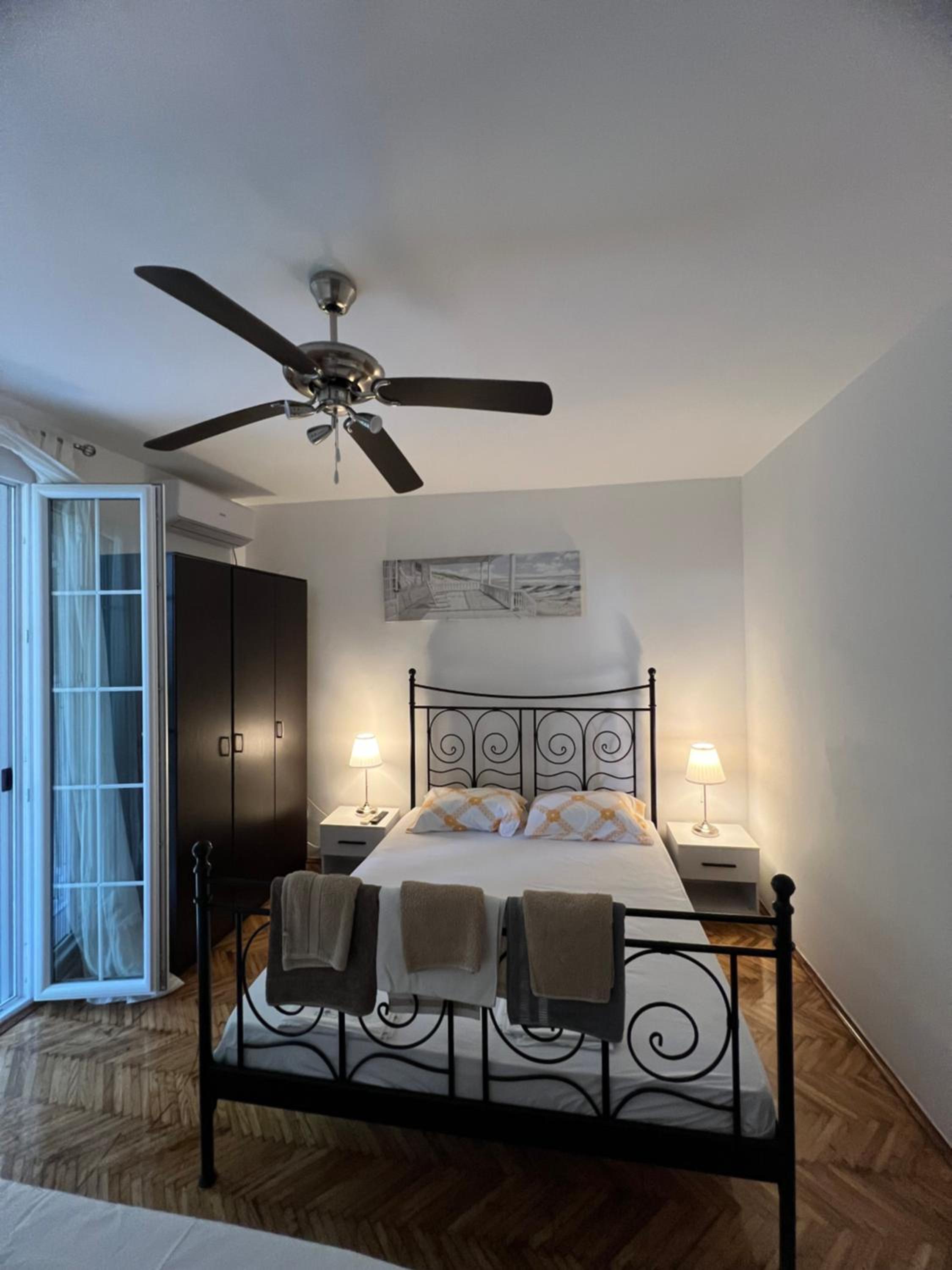 One-Bedroom Apartment - Non-Smoking