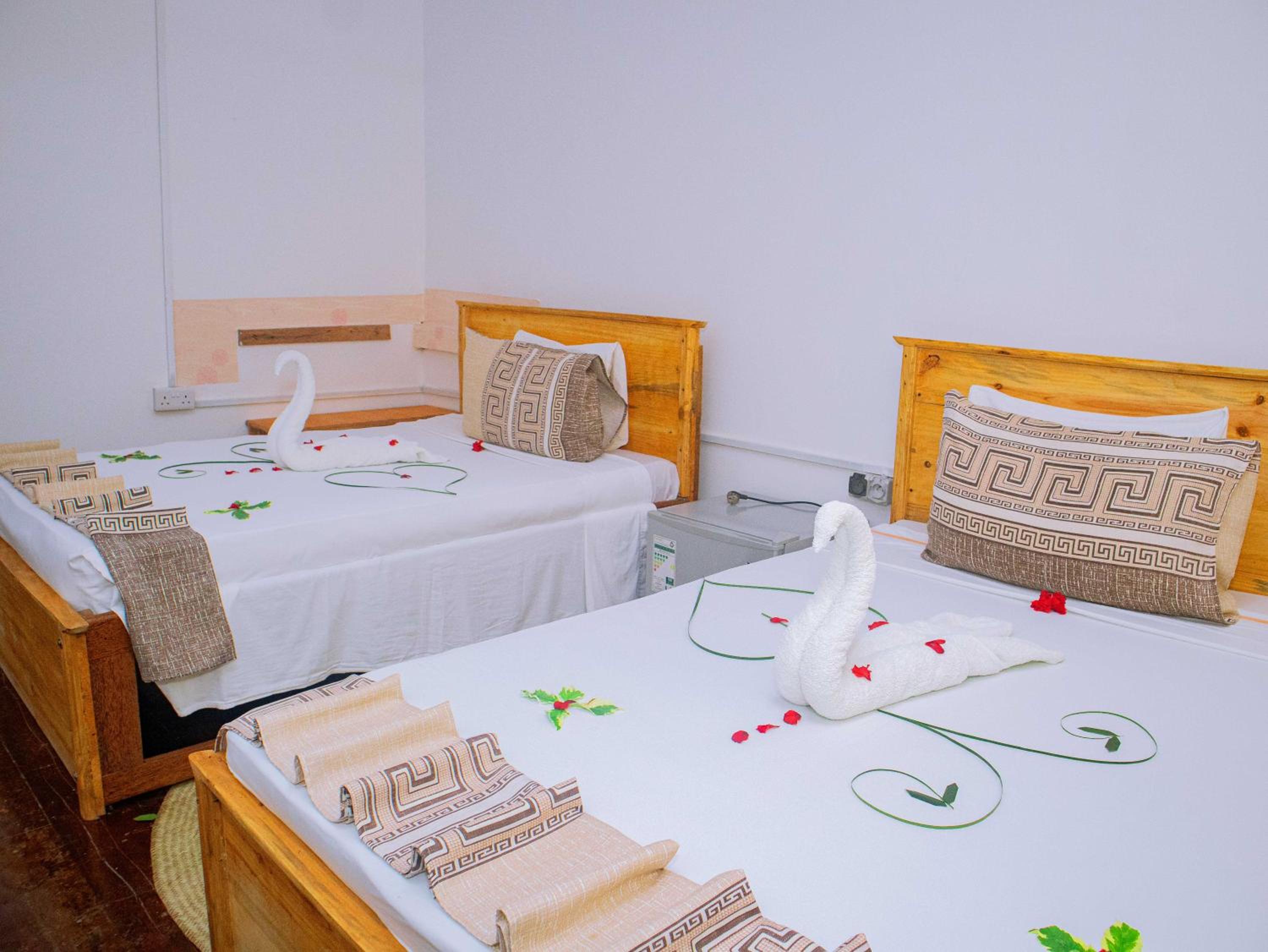 Standard Twin Room - Photo 15