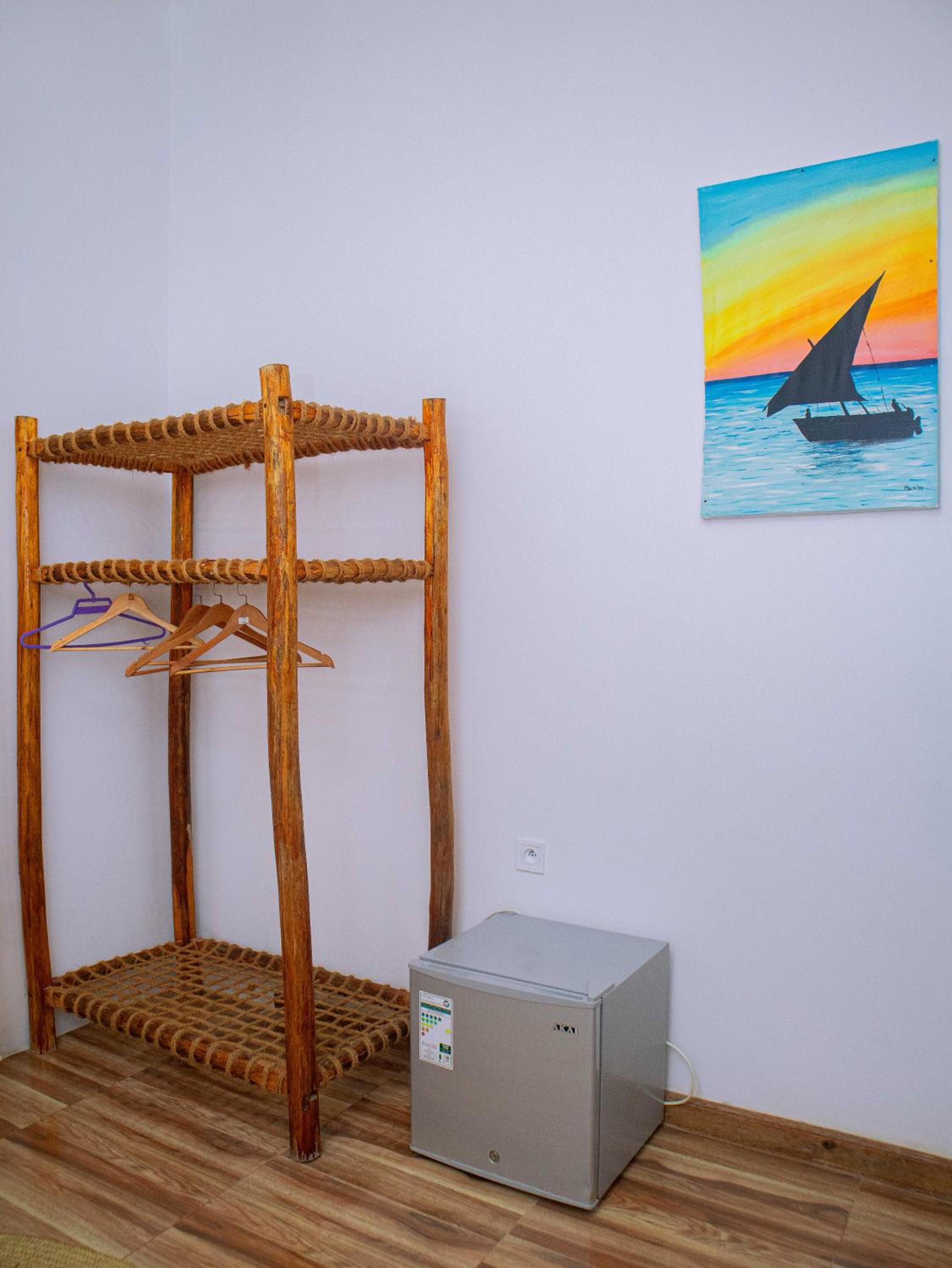 Double Room with Private Bathroom - Photo 17