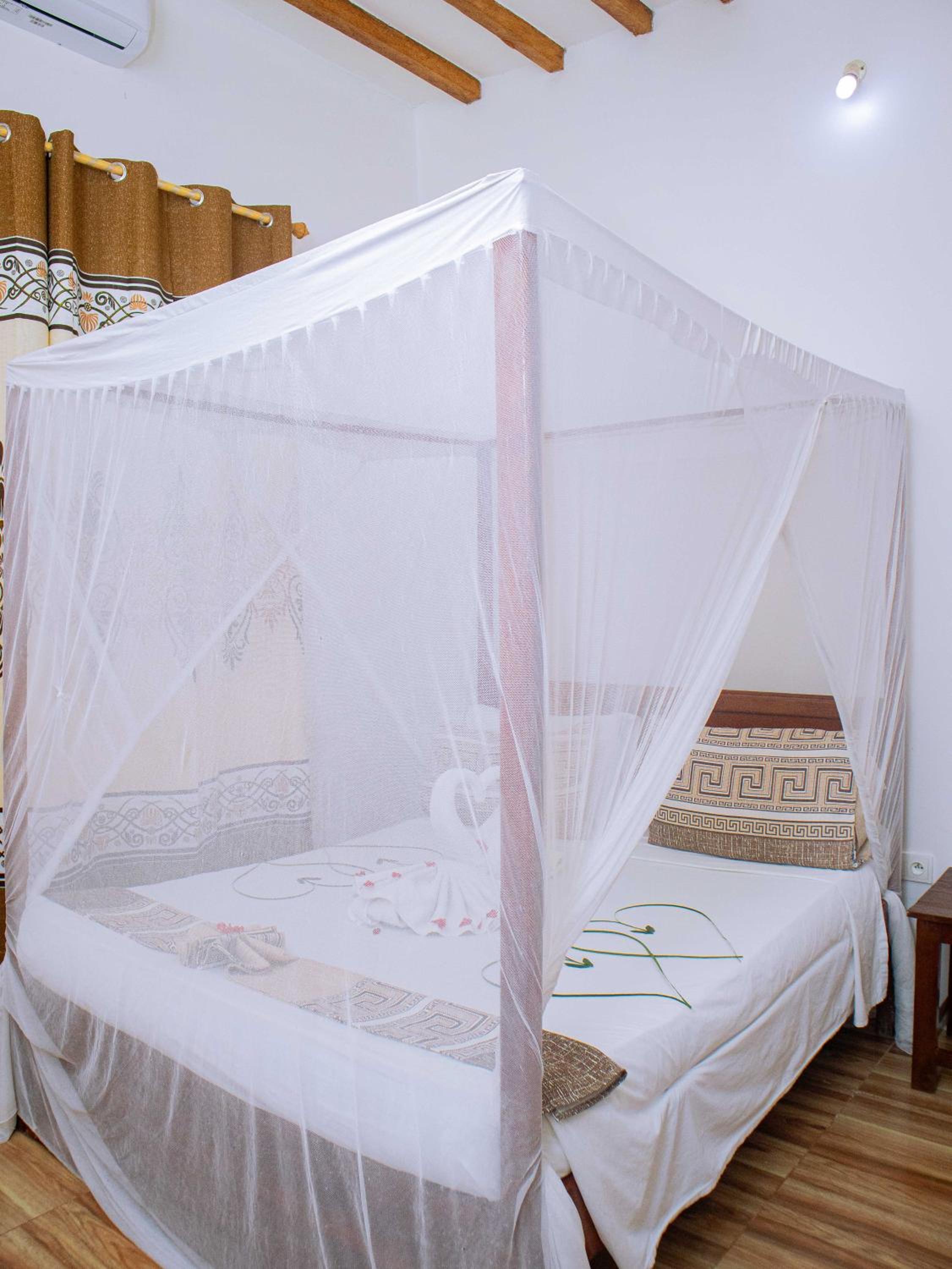Double Room with Private Bathroom - Photo 18