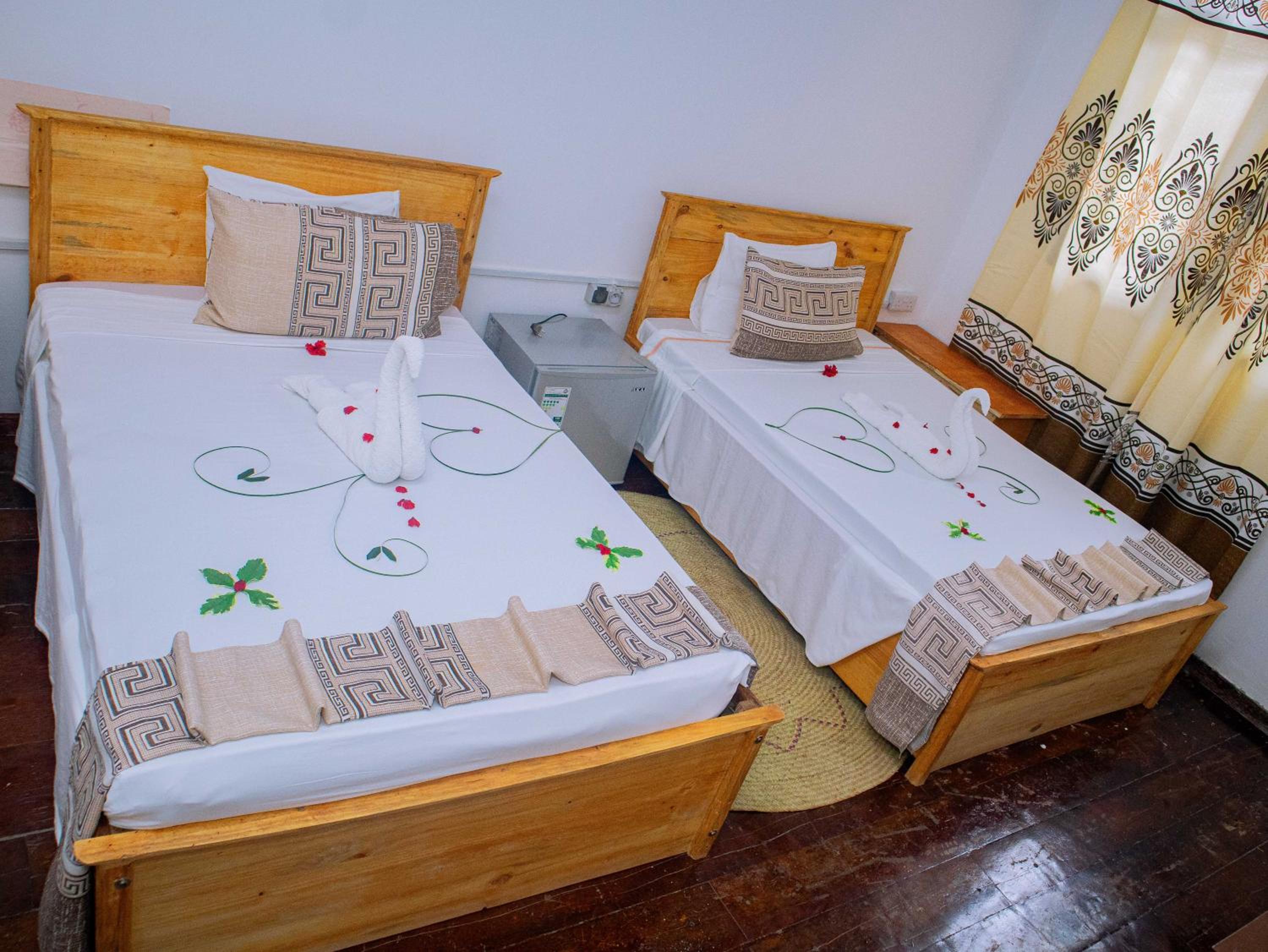 Standard Twin Room - Photo 17