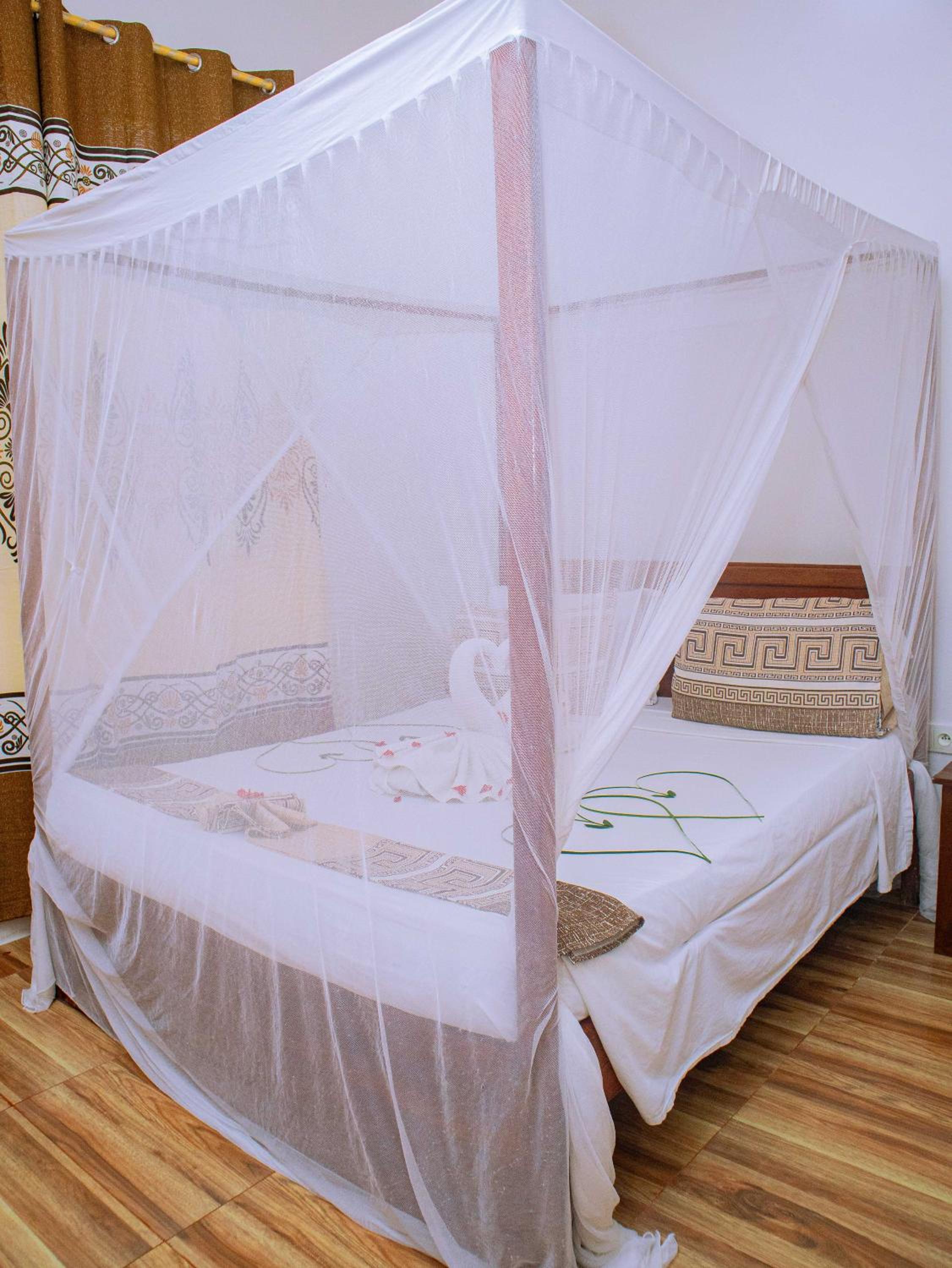 Double Room with Private Bathroom - Photo 21