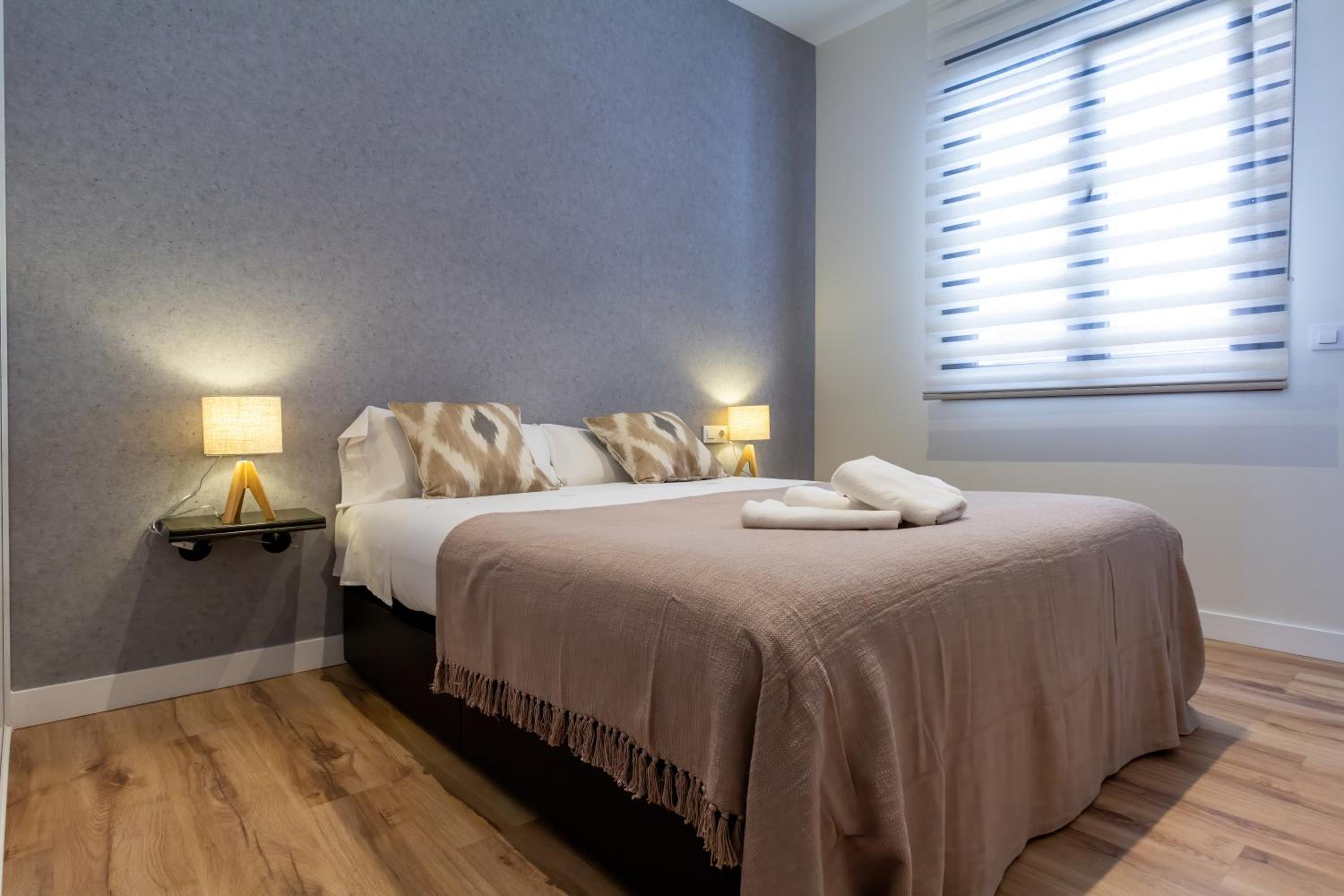 Apartamento de Dos Habitaciones con Terraza
