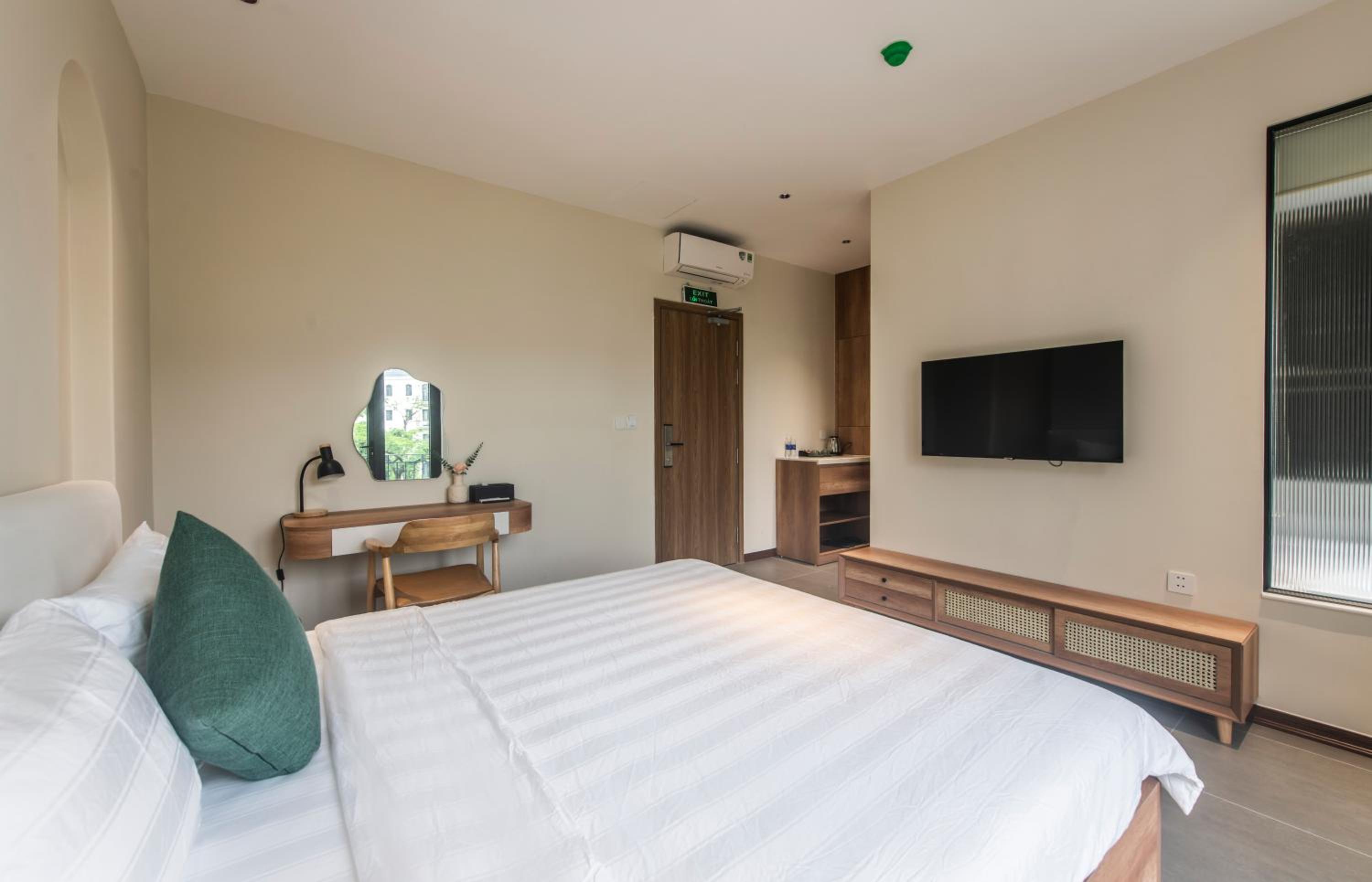 King Room with Garden View - Photo 2