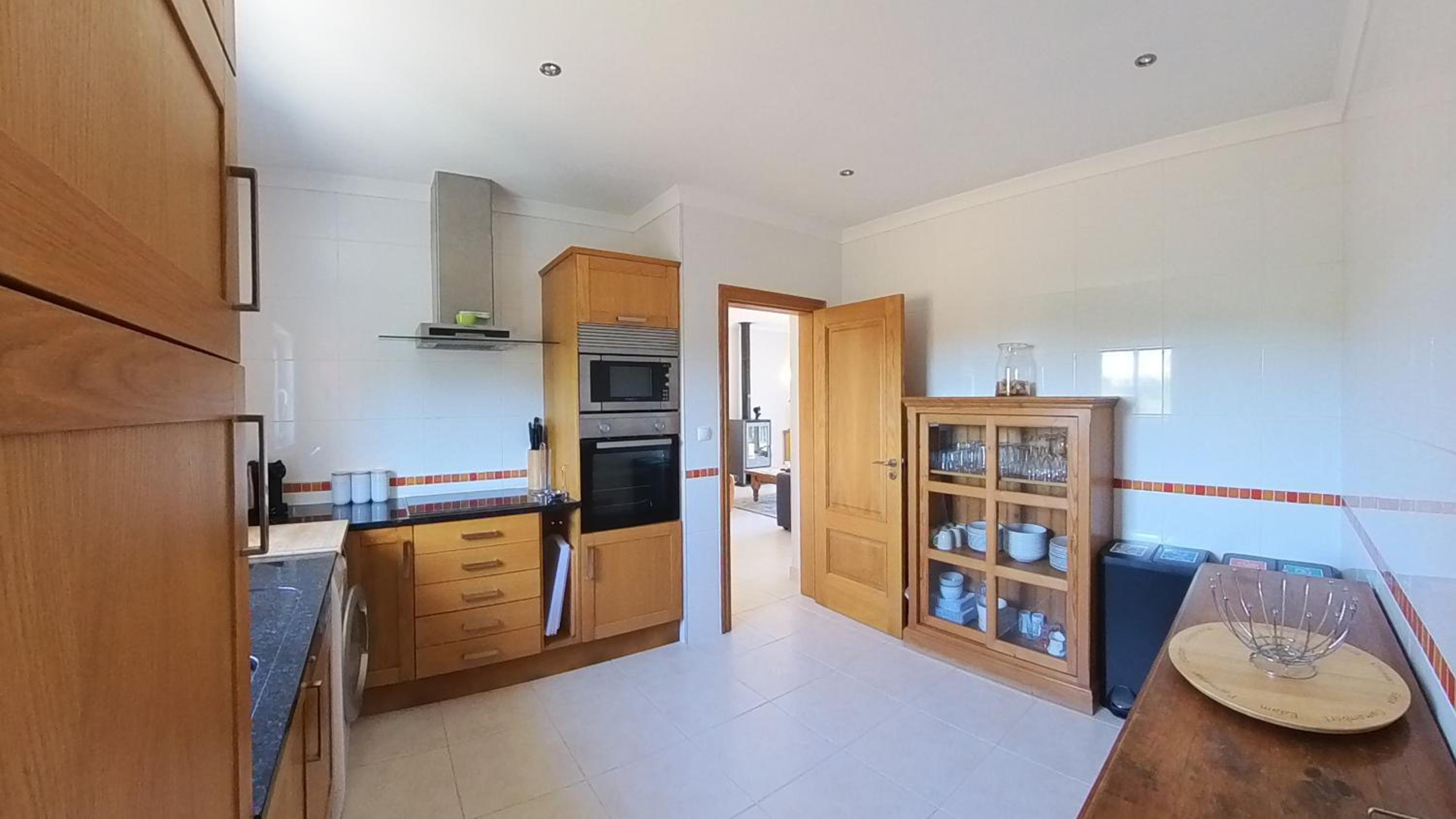 Deluxe Two-Bedroom Apartment with Garden View photo 3