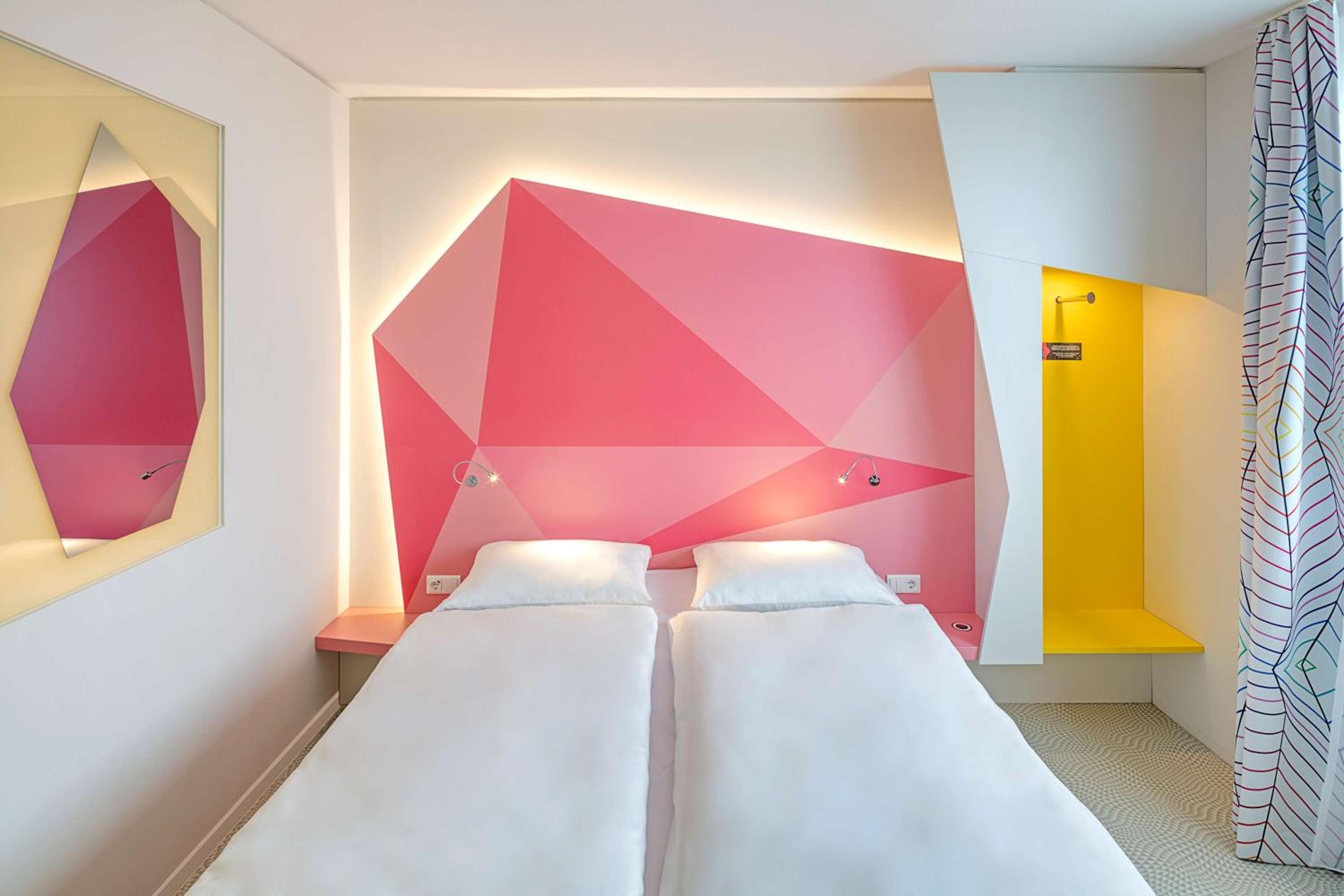 Design Room - Photo 1