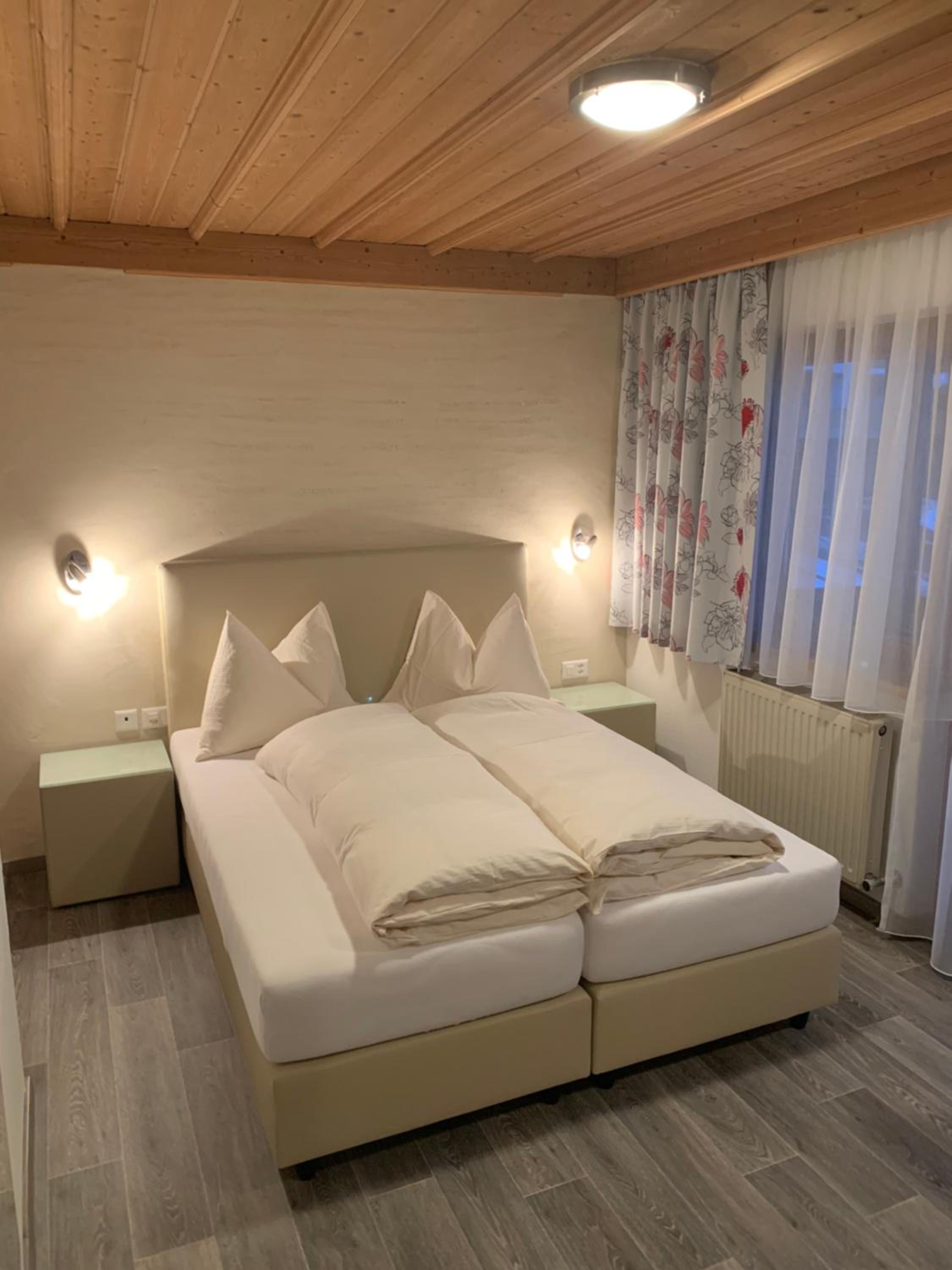 Budget Double Room - Photo 1