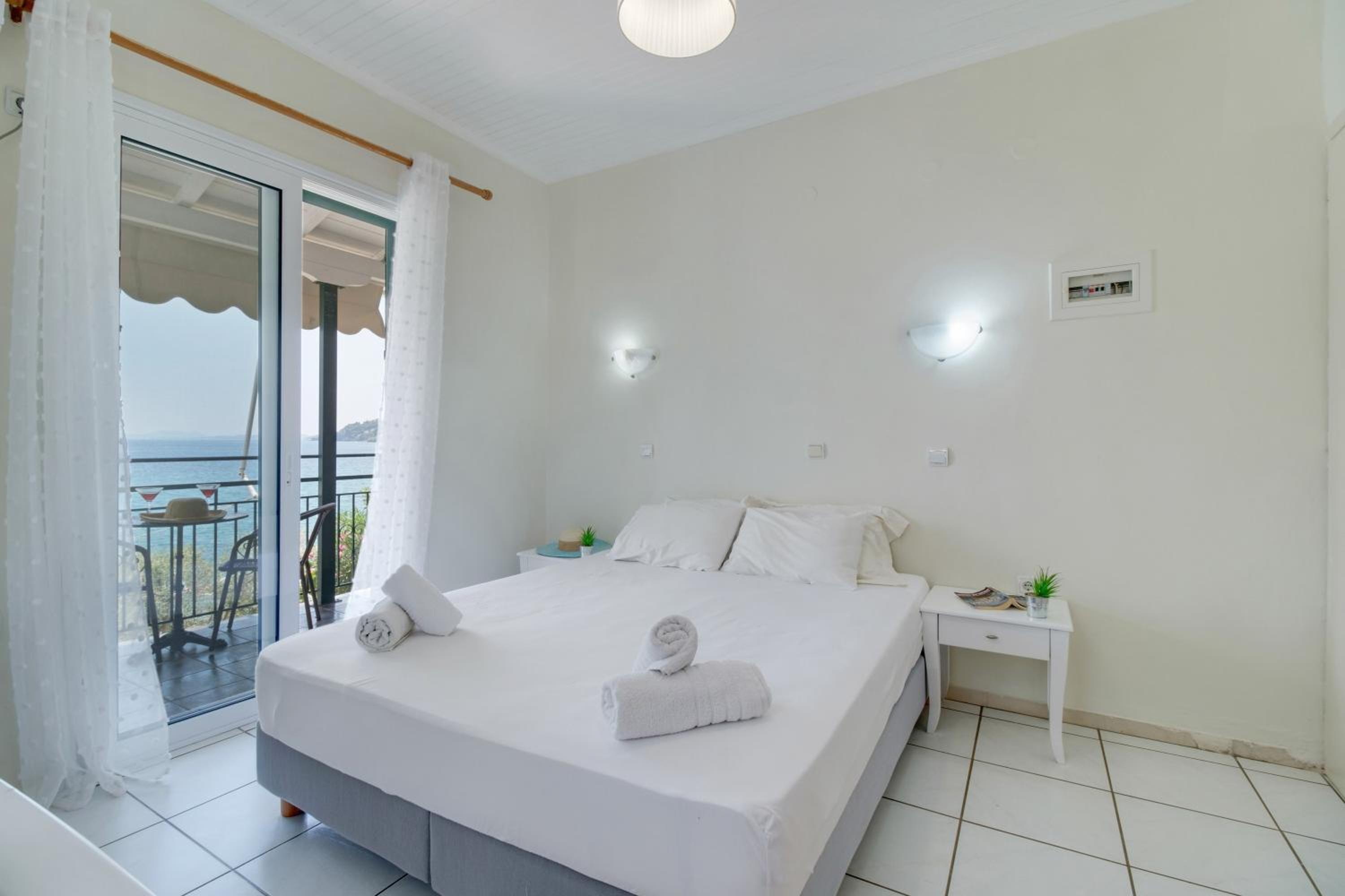 Double Room with Sea View photo 3