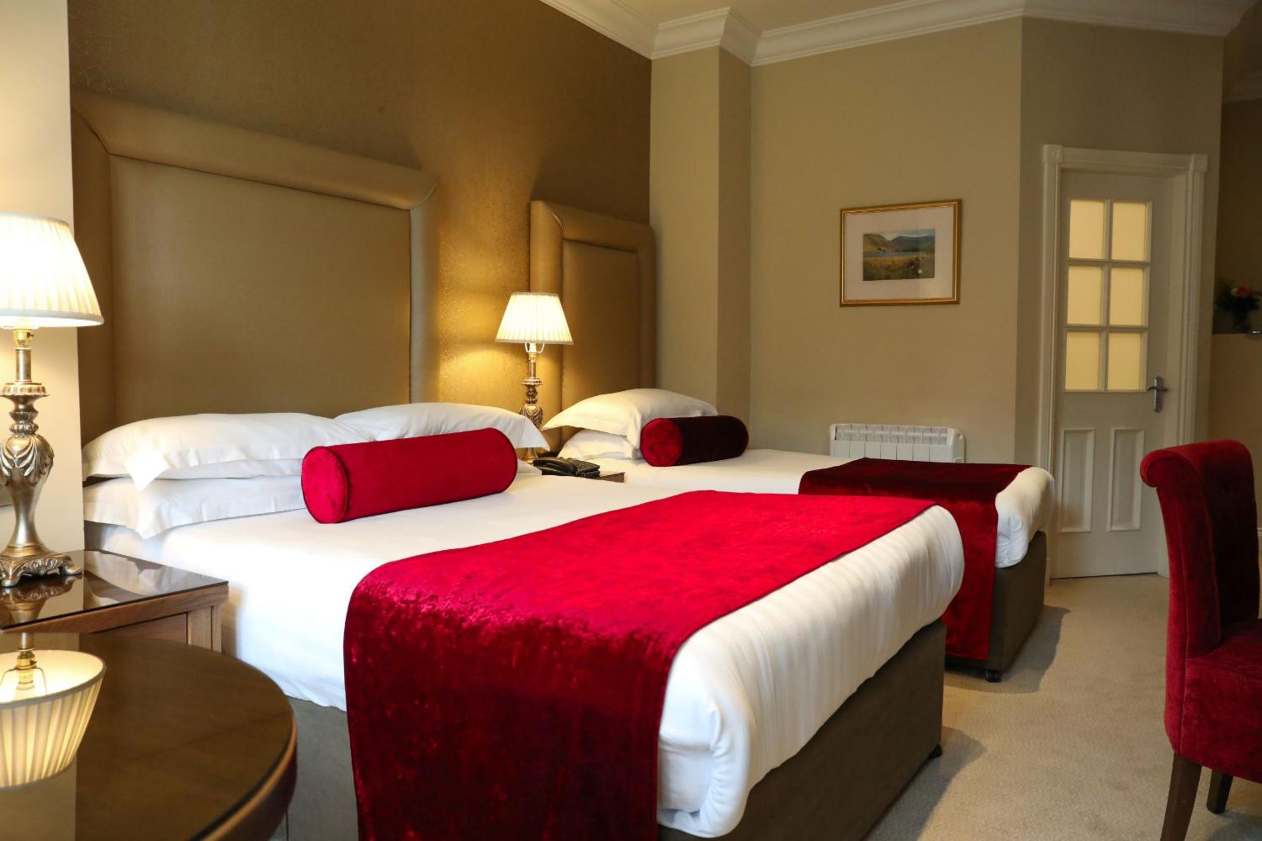 Double or Twin Room - Photo 4
