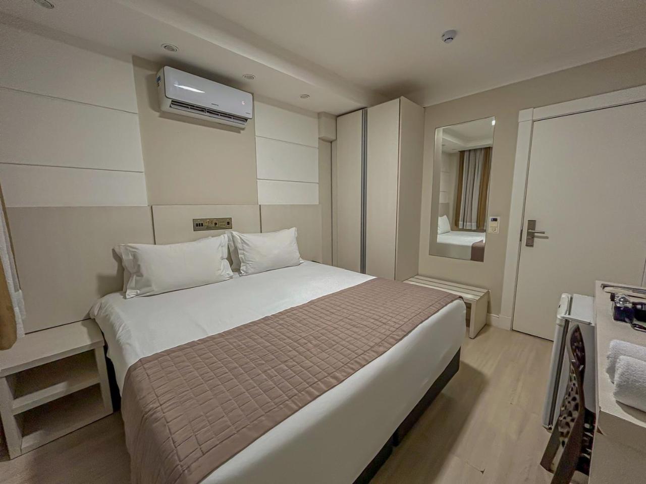 Luxury Double or Twin Room photo 3