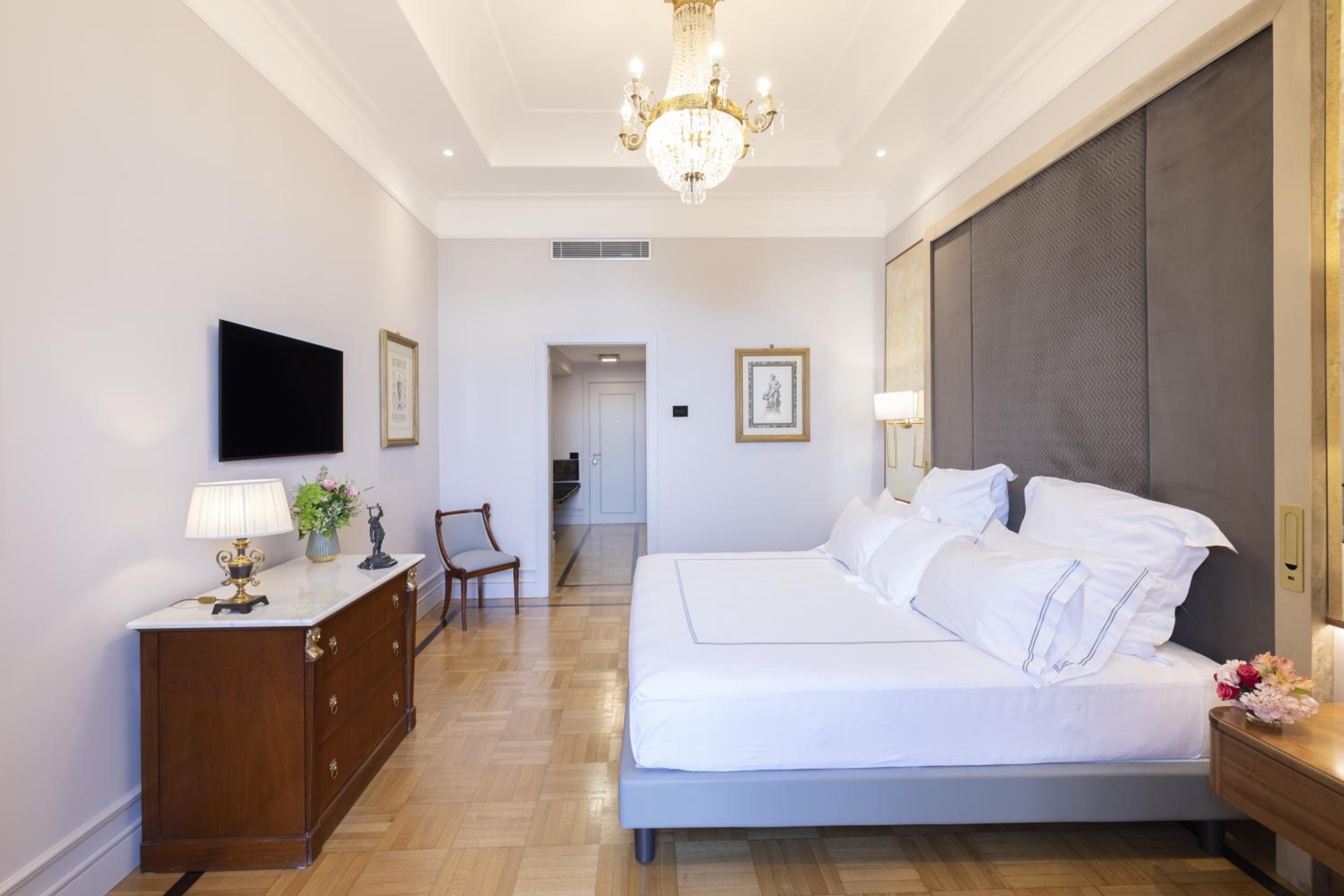 Deluxe Double Room with Sea View - Photo 2