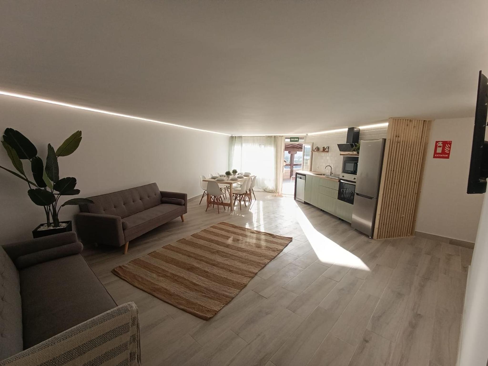 Three-Bedroom Apartment photo 2