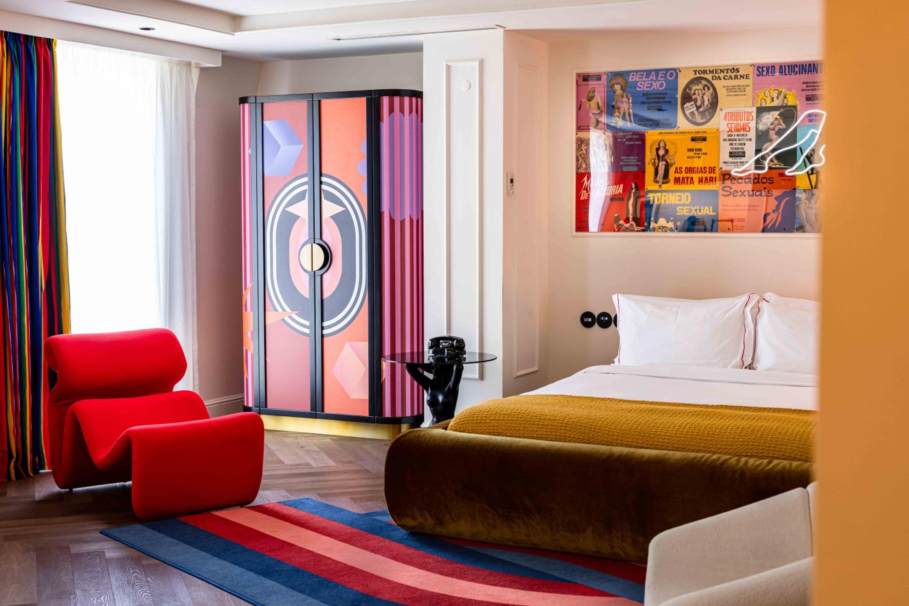 Available room thumbnail 6