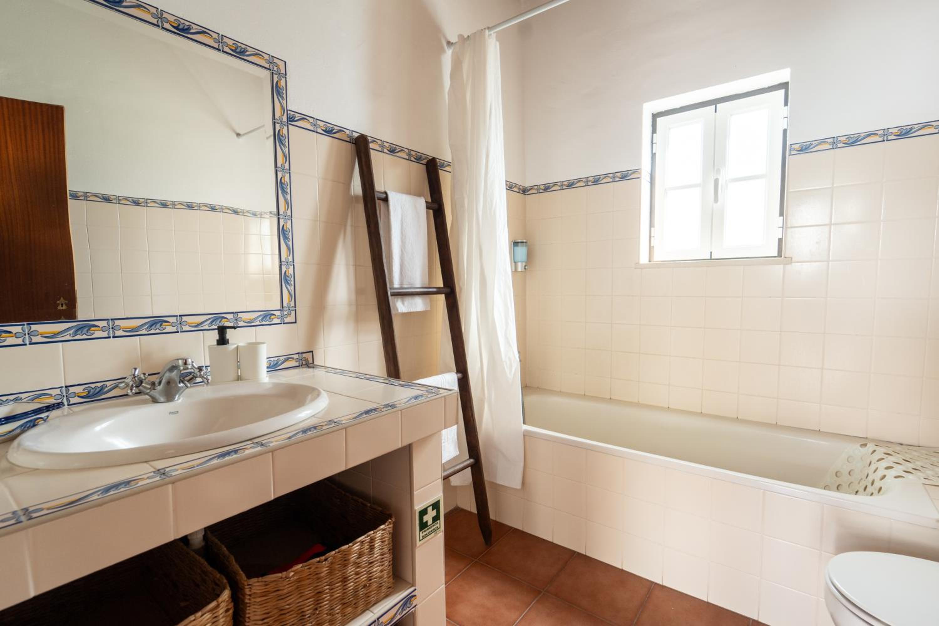 Double or Twin Room with Private Bathroom photo 2