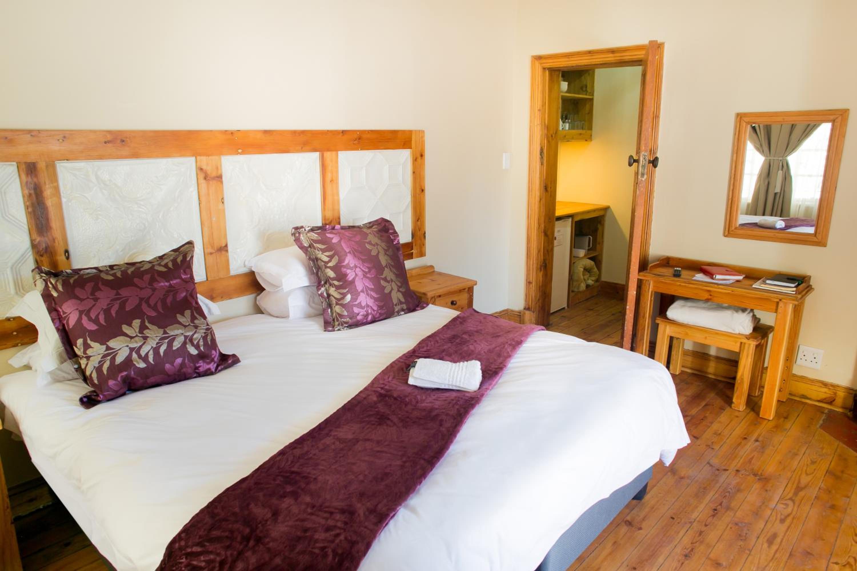 Standard King Room photo 1