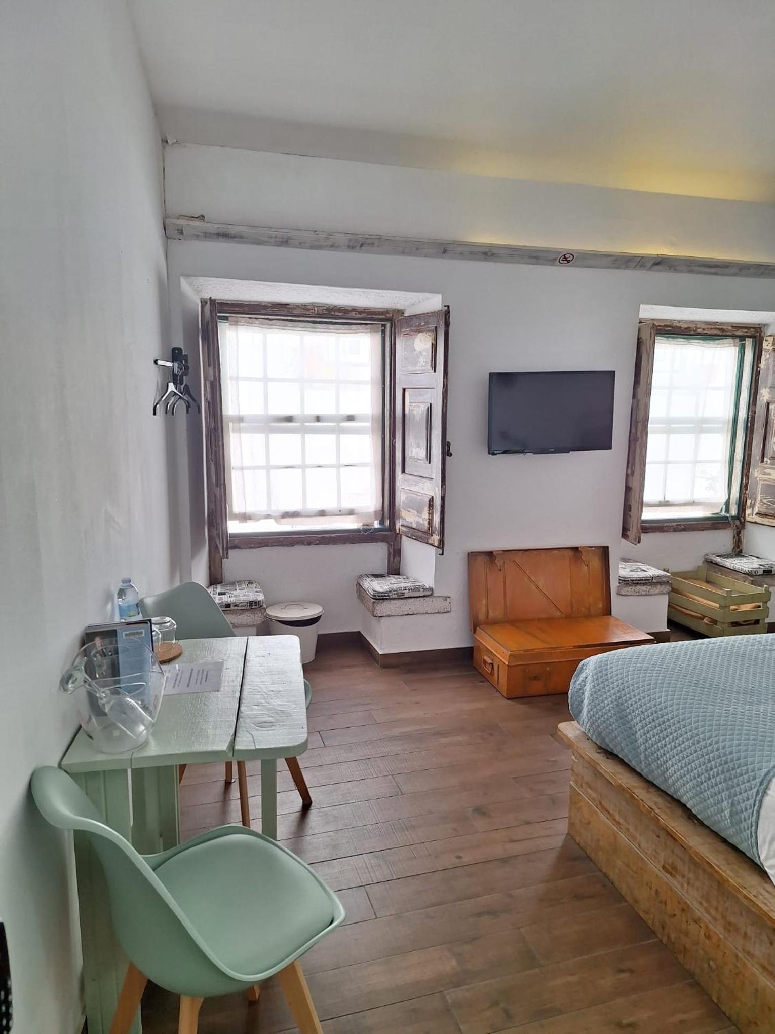 Deluxe King Room photo 2