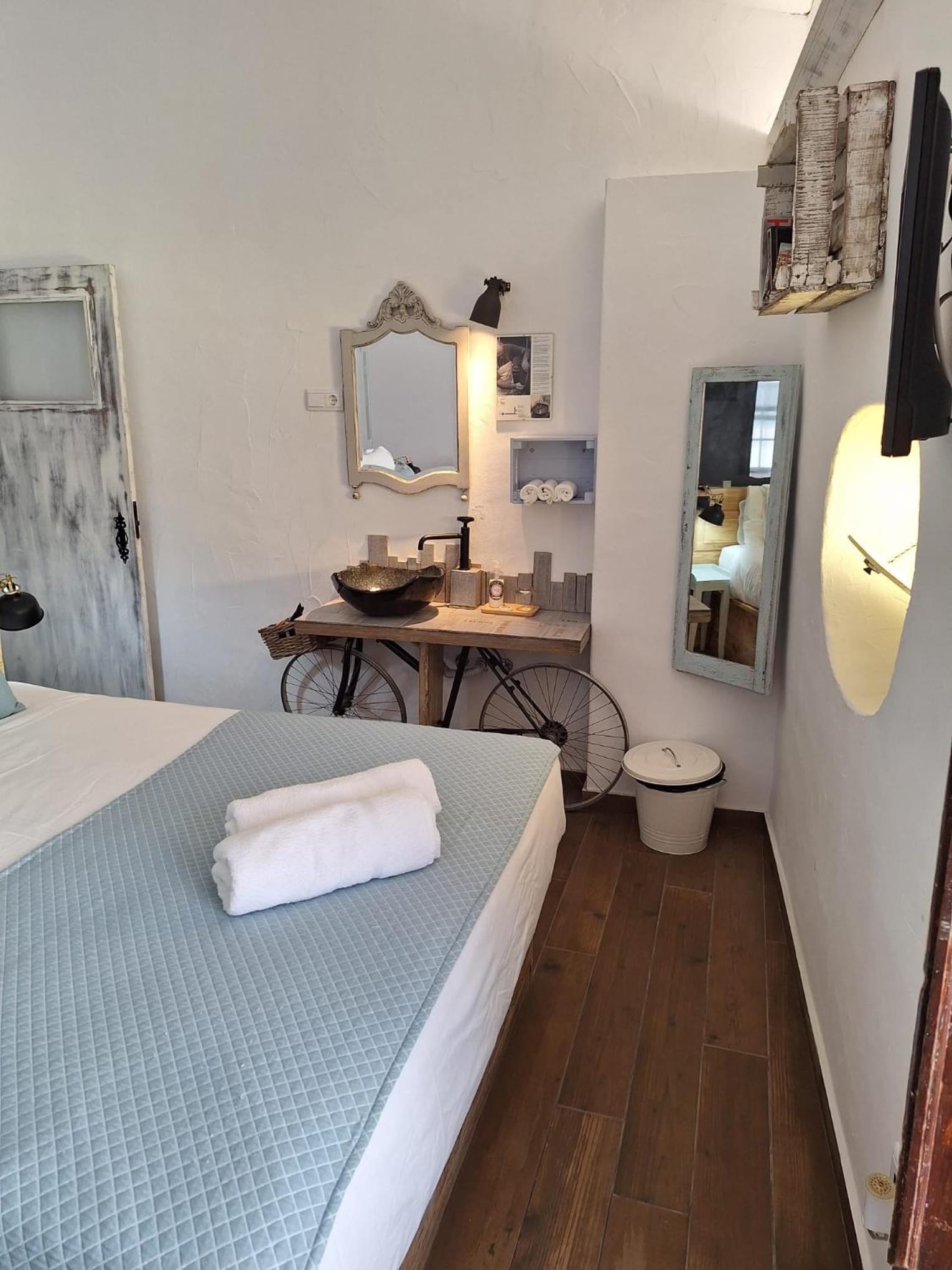 Deluxe Double Room photo 3