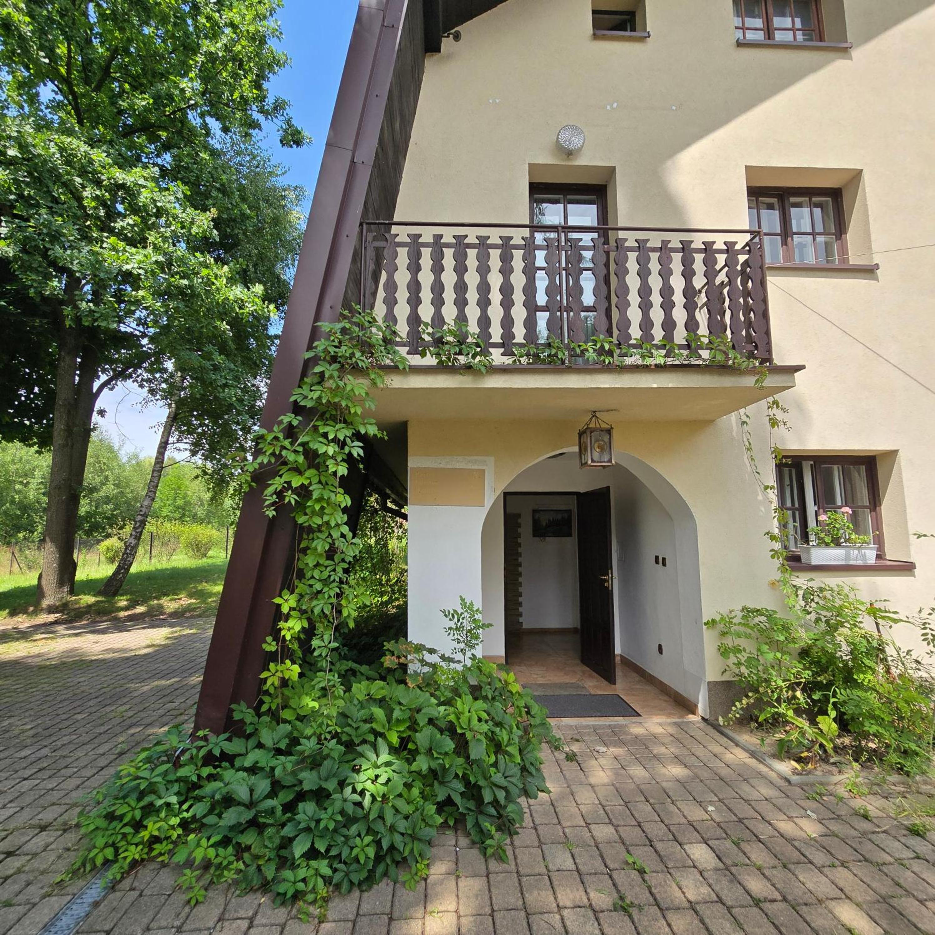 Apartment with Mountain View - Photo 10