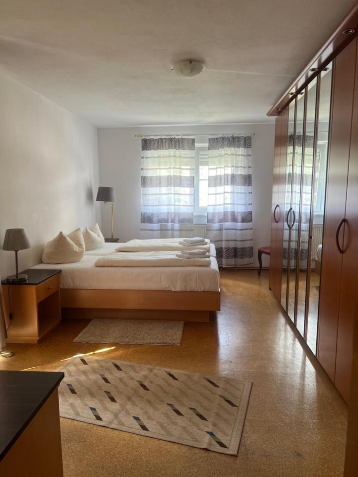 One-Bedroom Apartment (6 Adults) - Photo 4