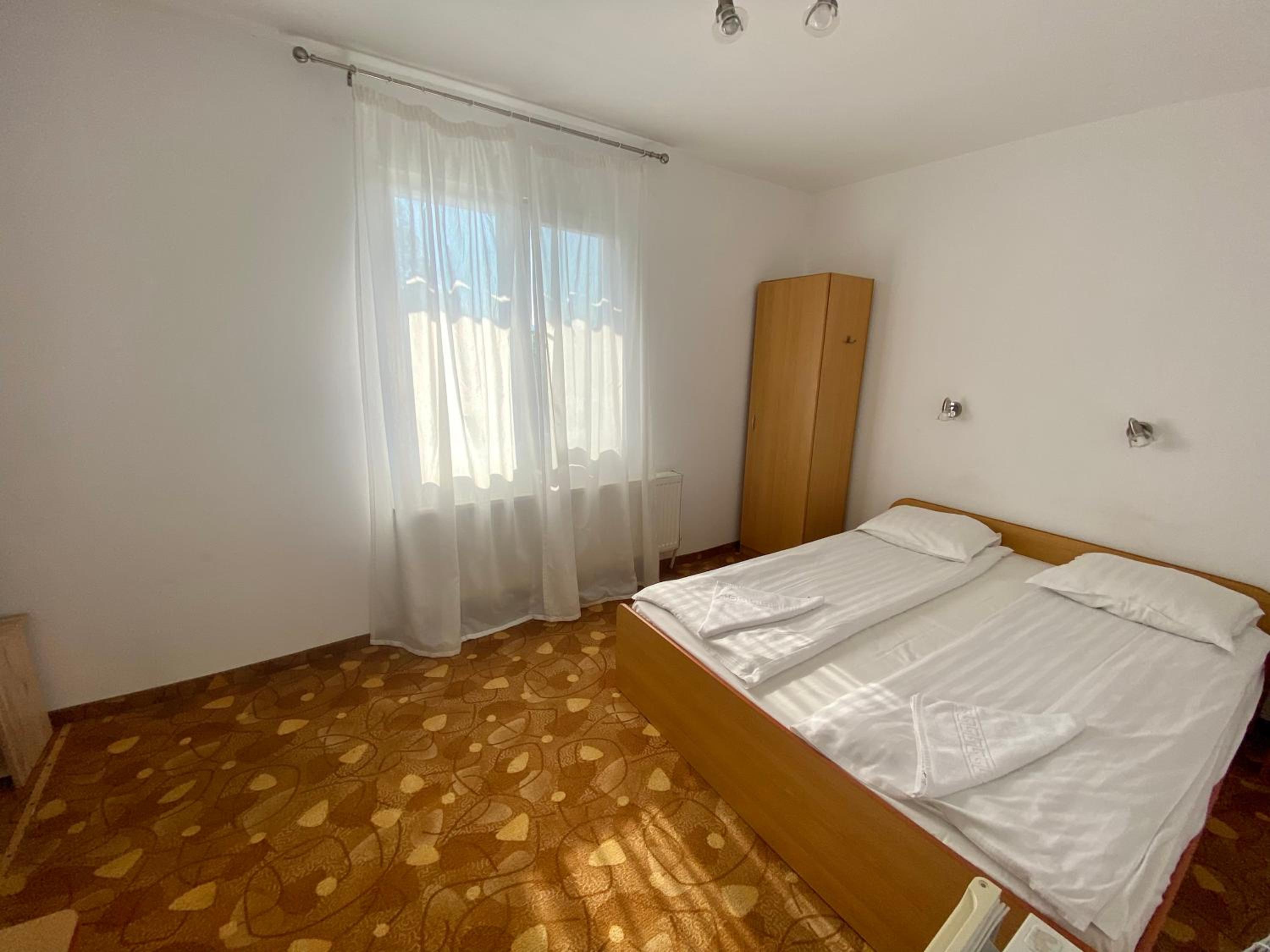 Economy Double Room photo 2