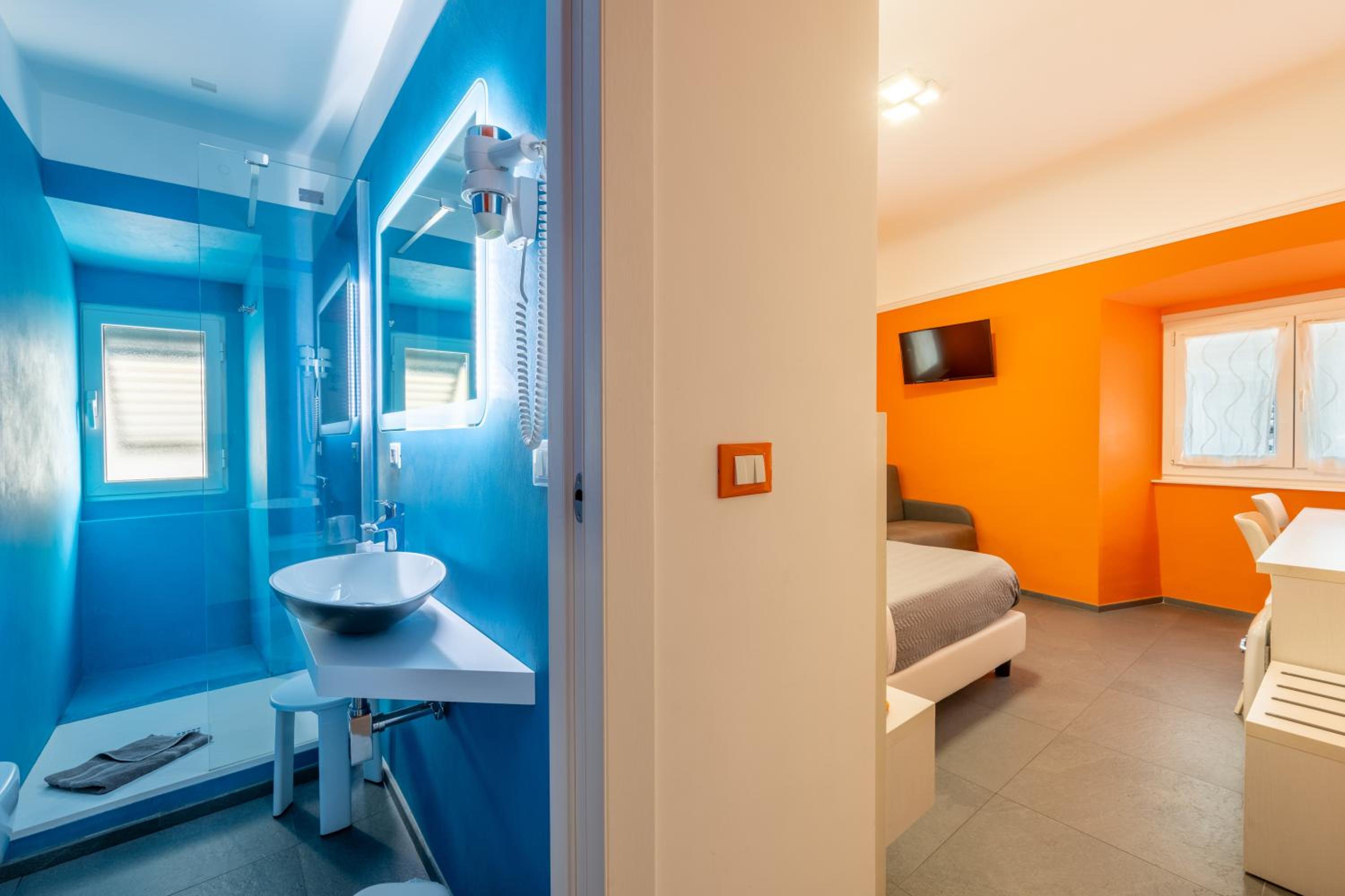 Standard Double or Twin Room photo 3