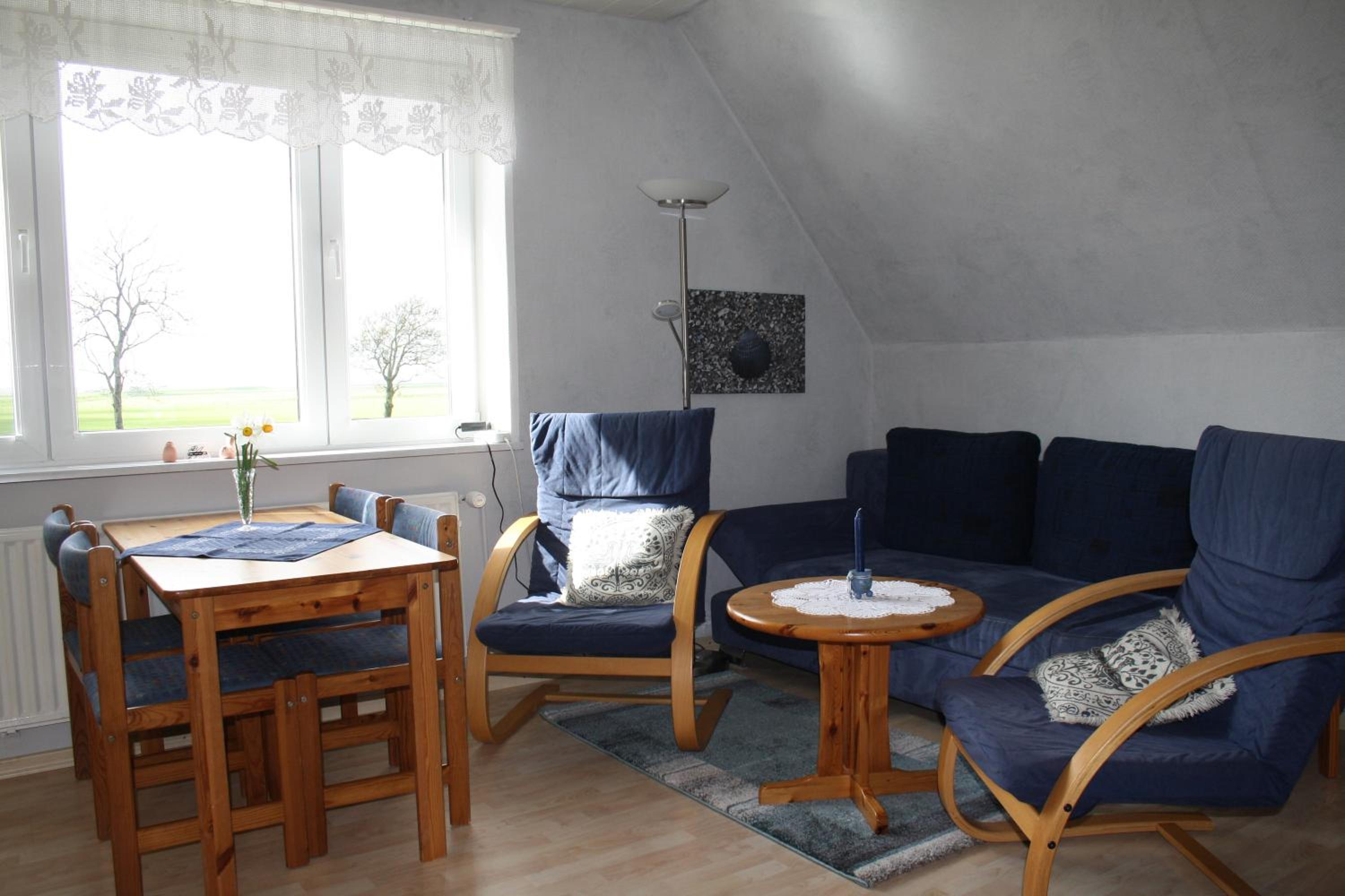 Two-Bedroom Deluxe Apartment with Garden View