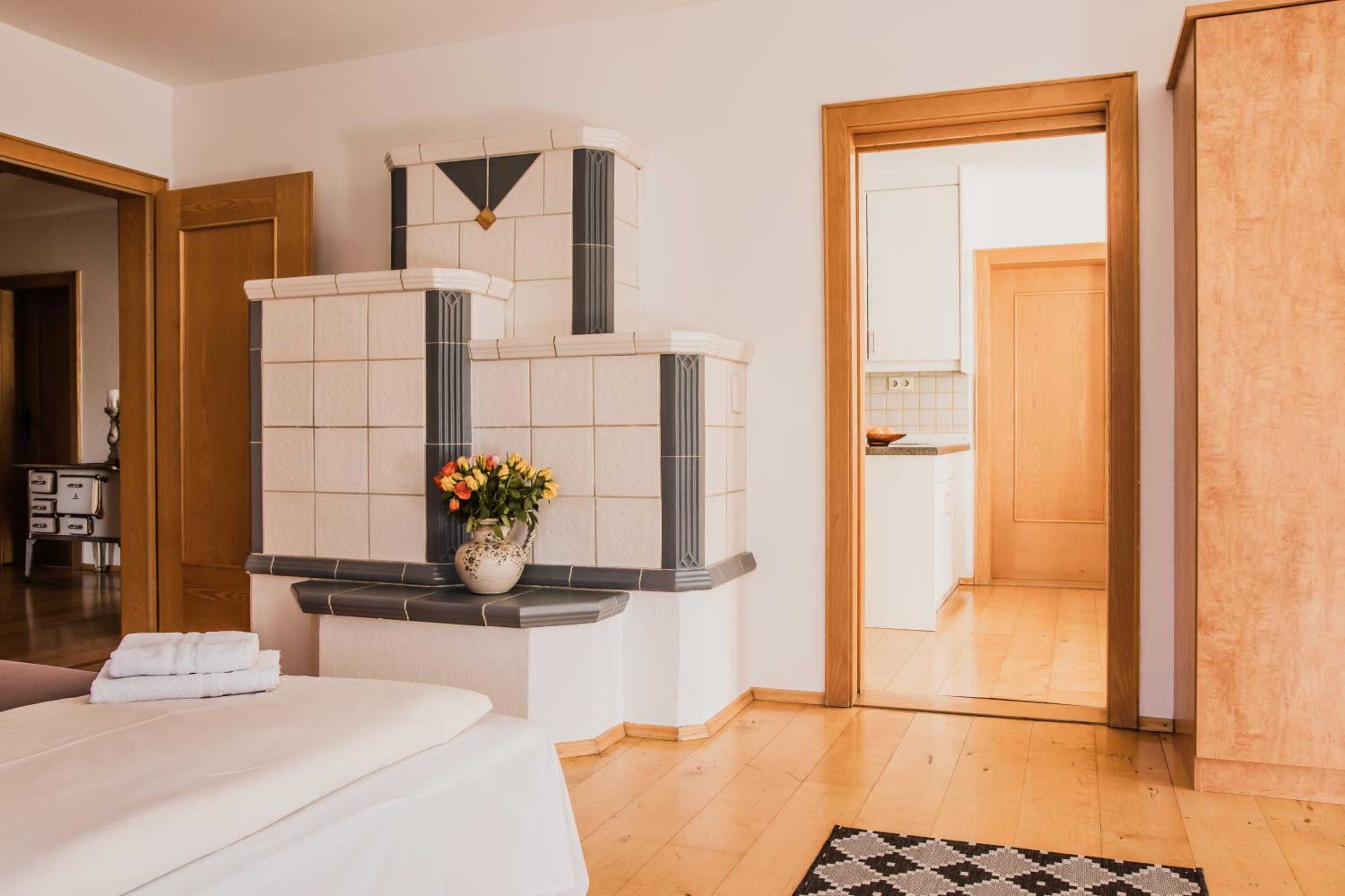One-Bedroom Apartment (6 Adults) - Photo 14
