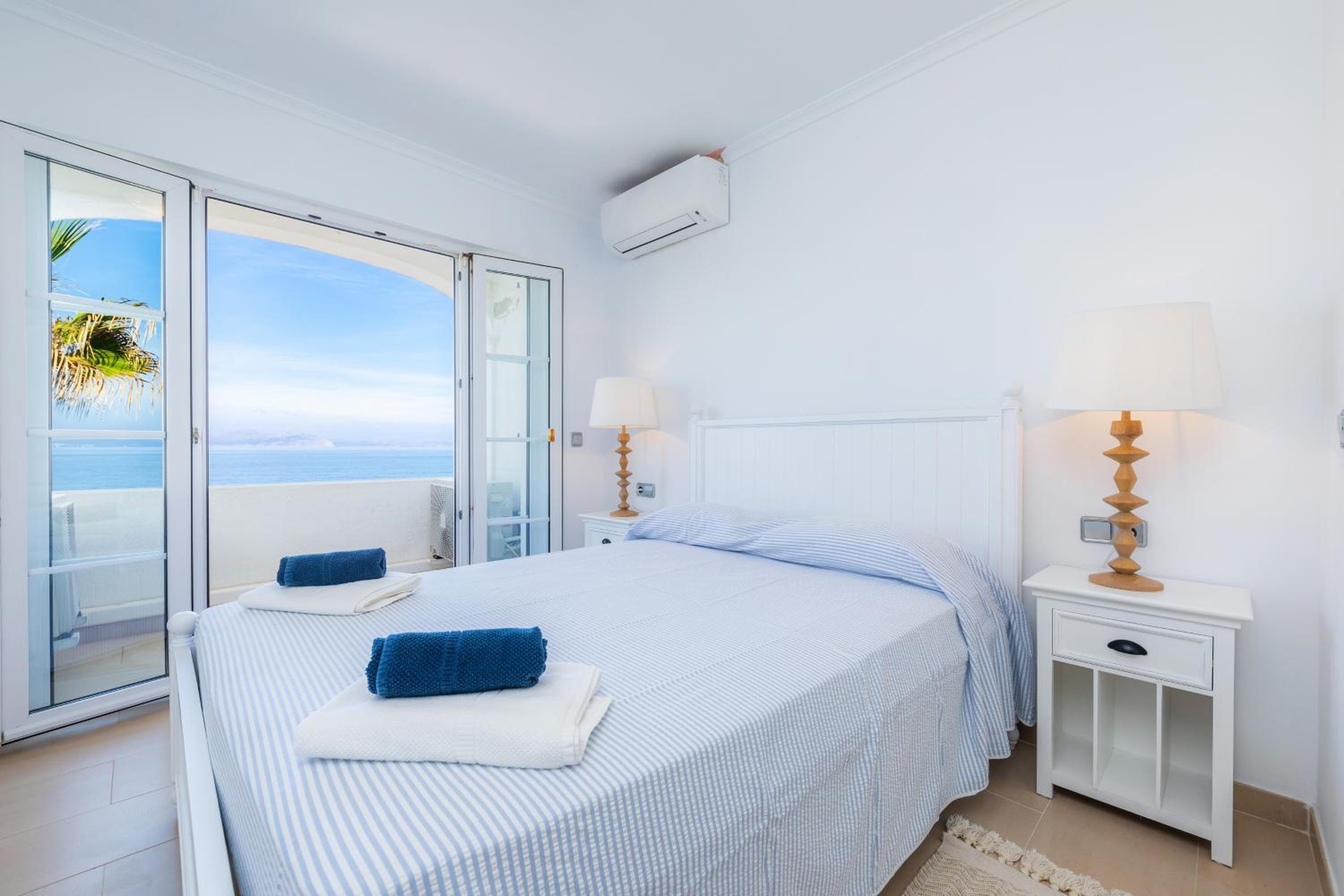 Three-Bedroom House - Sea View