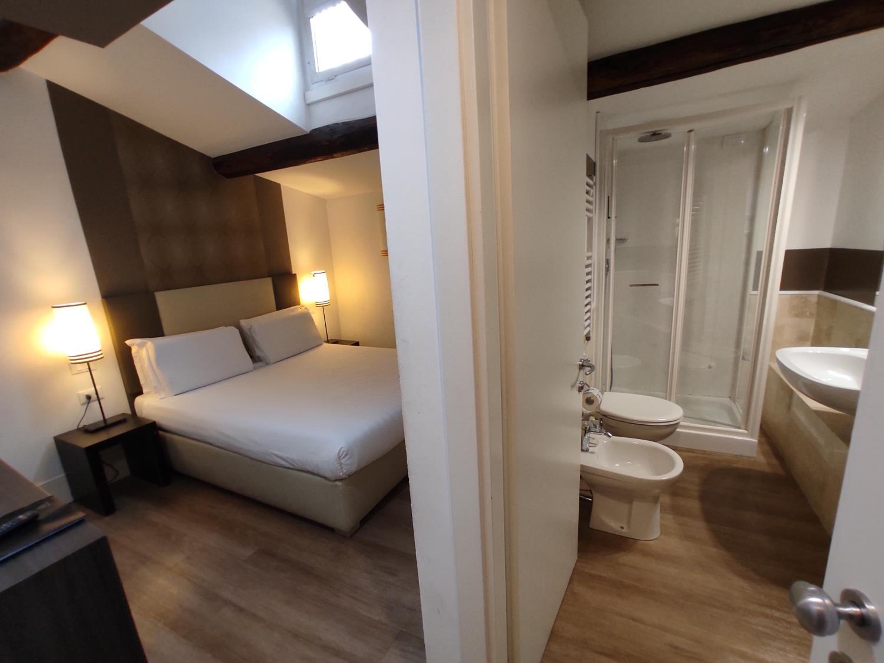 Economy Double Room photo 1