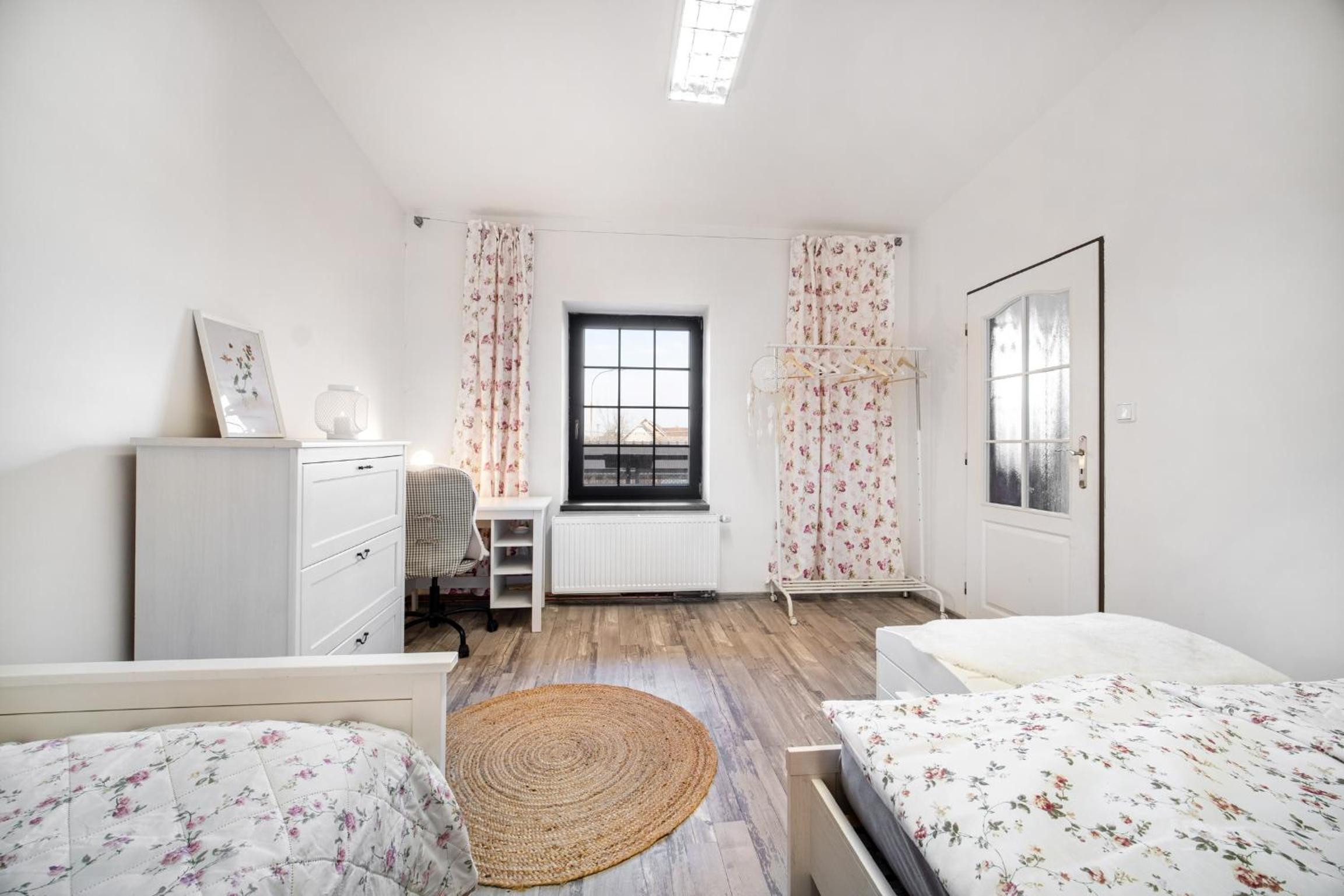 One-Bedroom House photo 1