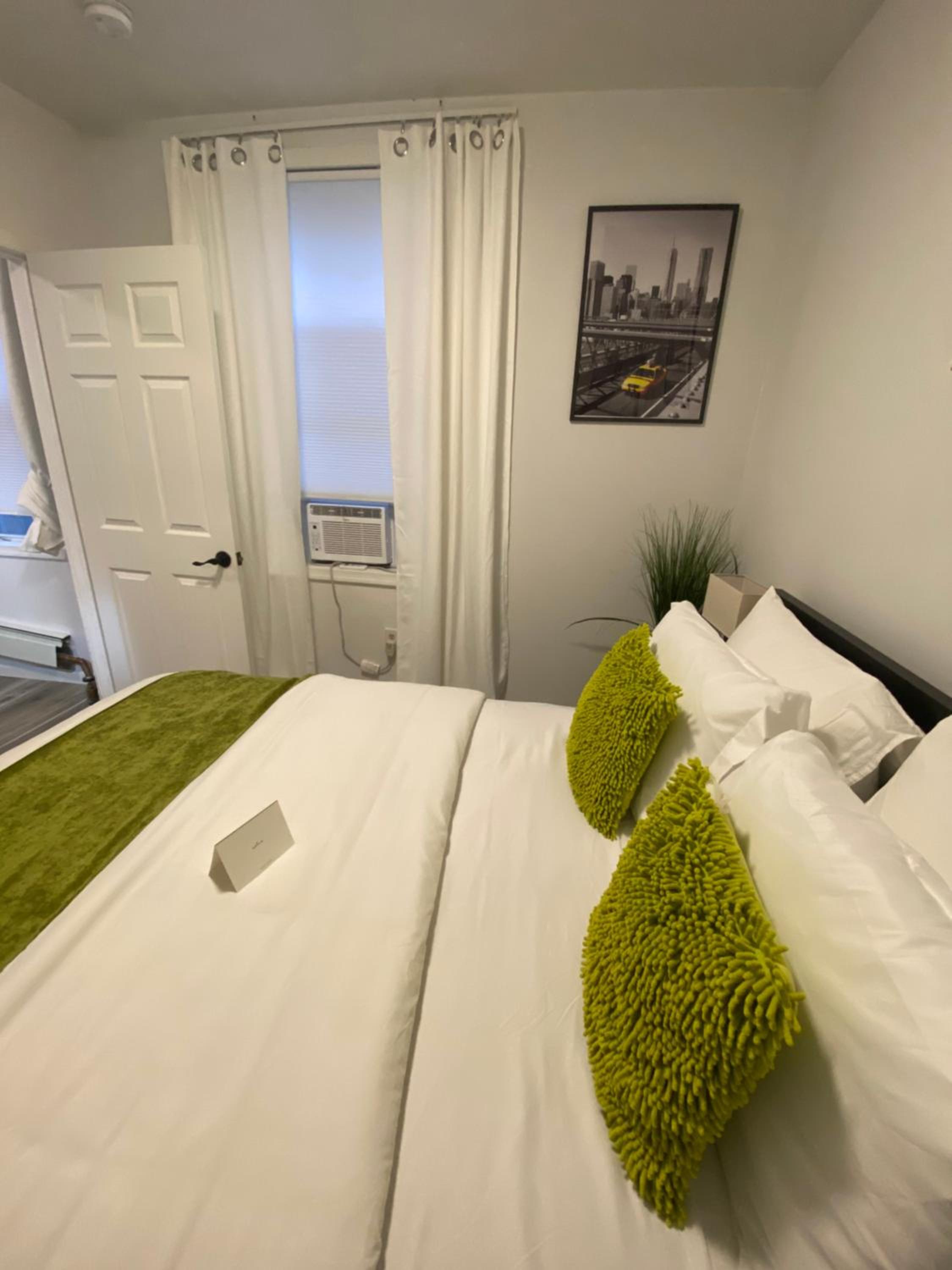 One-Bedroom Apartment photo 3