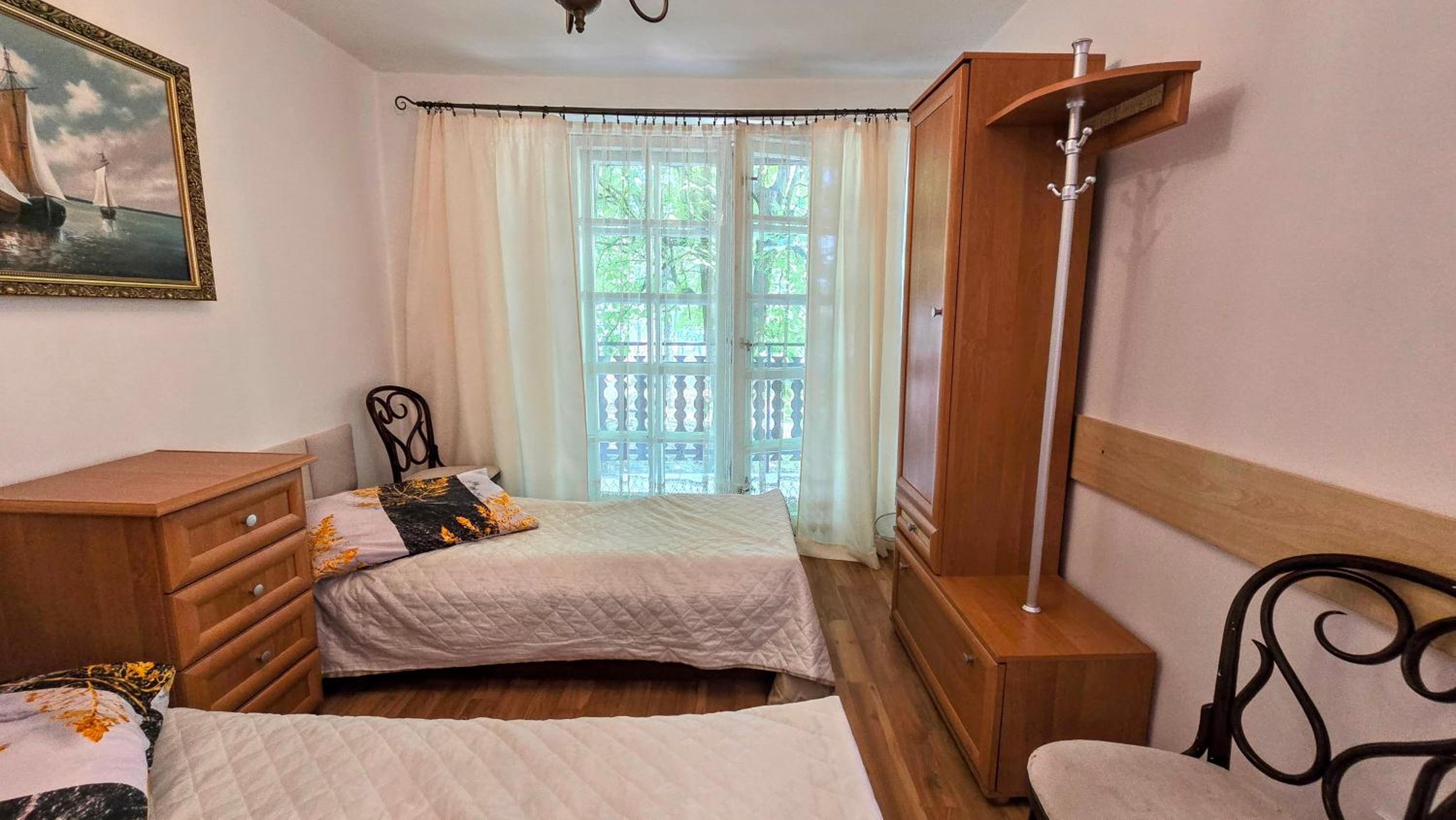 Budget Double Room - Photo 6