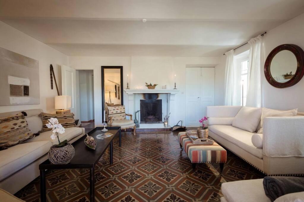 Villa photo 1