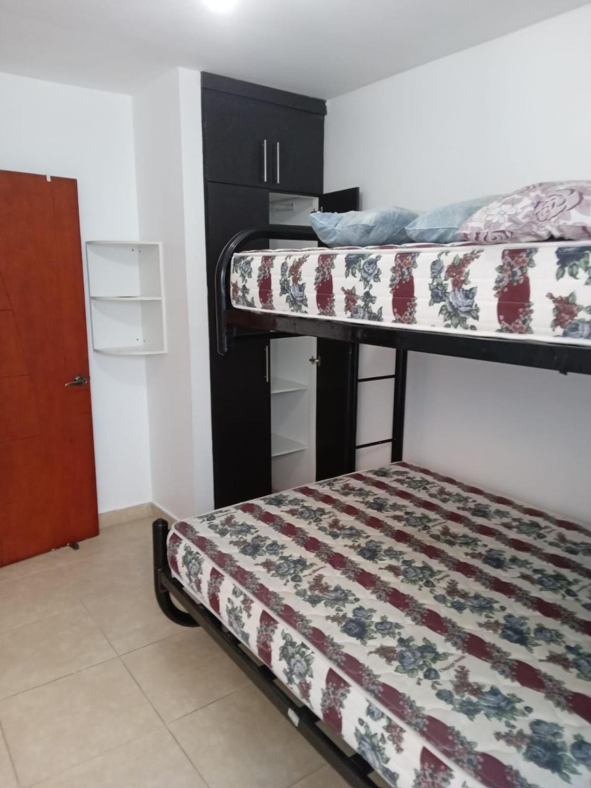 One-Bedroom House photo 2