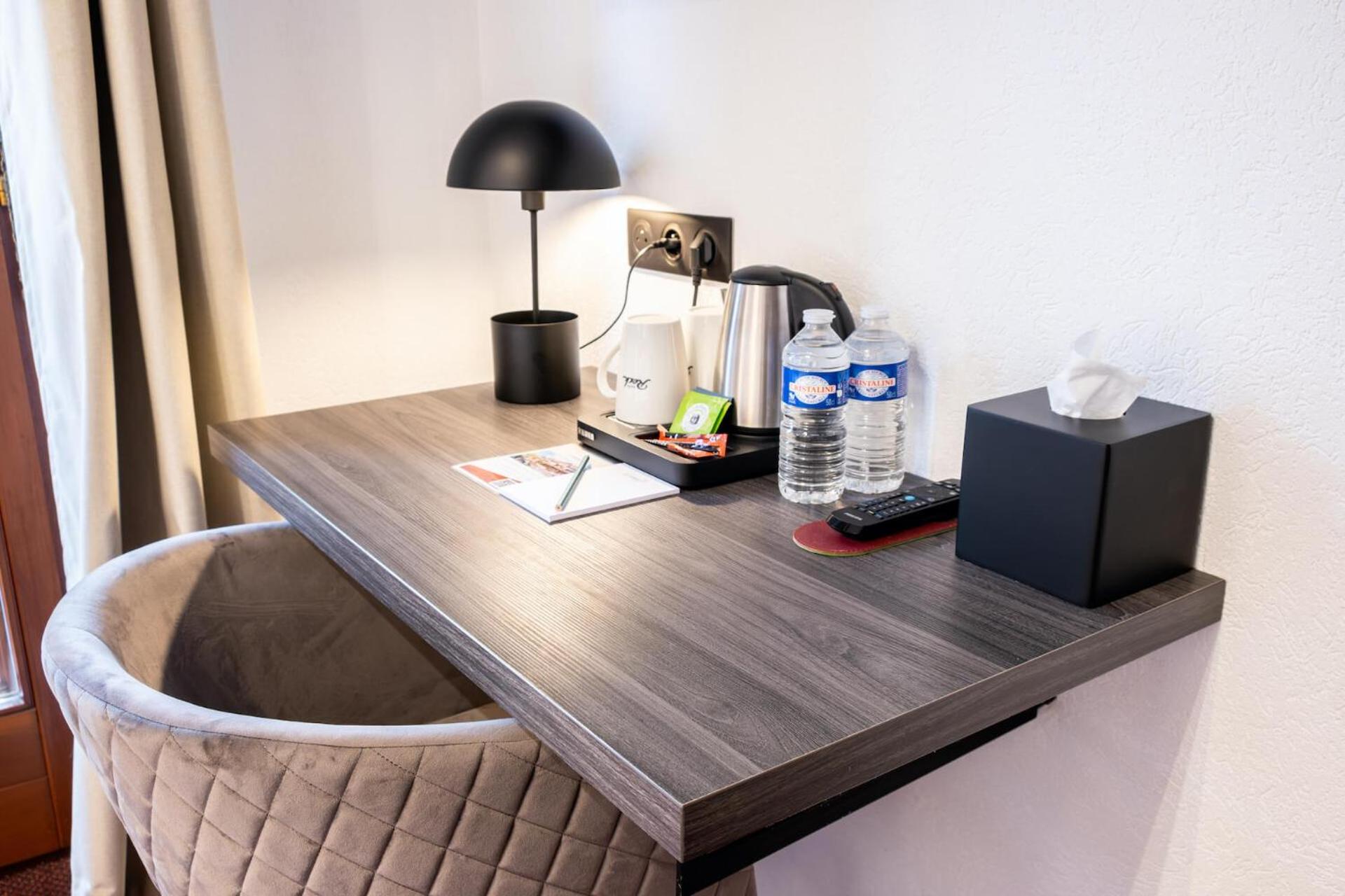 Double Room with Balcony - Photo 4