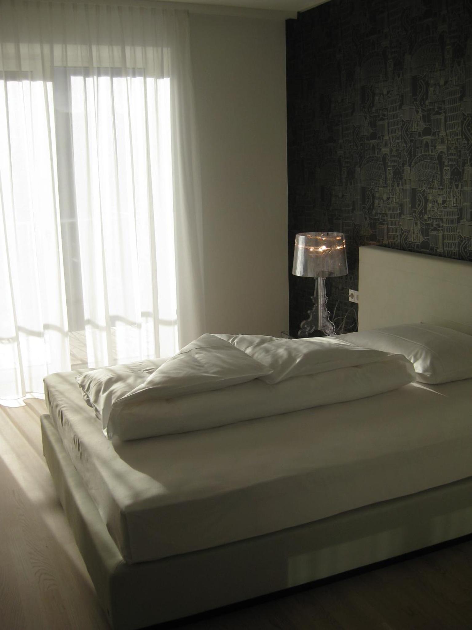 Premium Double or Twin Room with Balcony - Photo 6