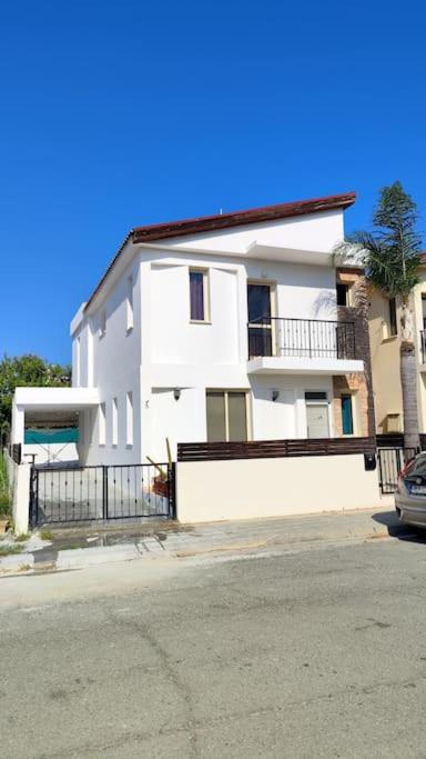 Three-Bedroom Villa photo 1