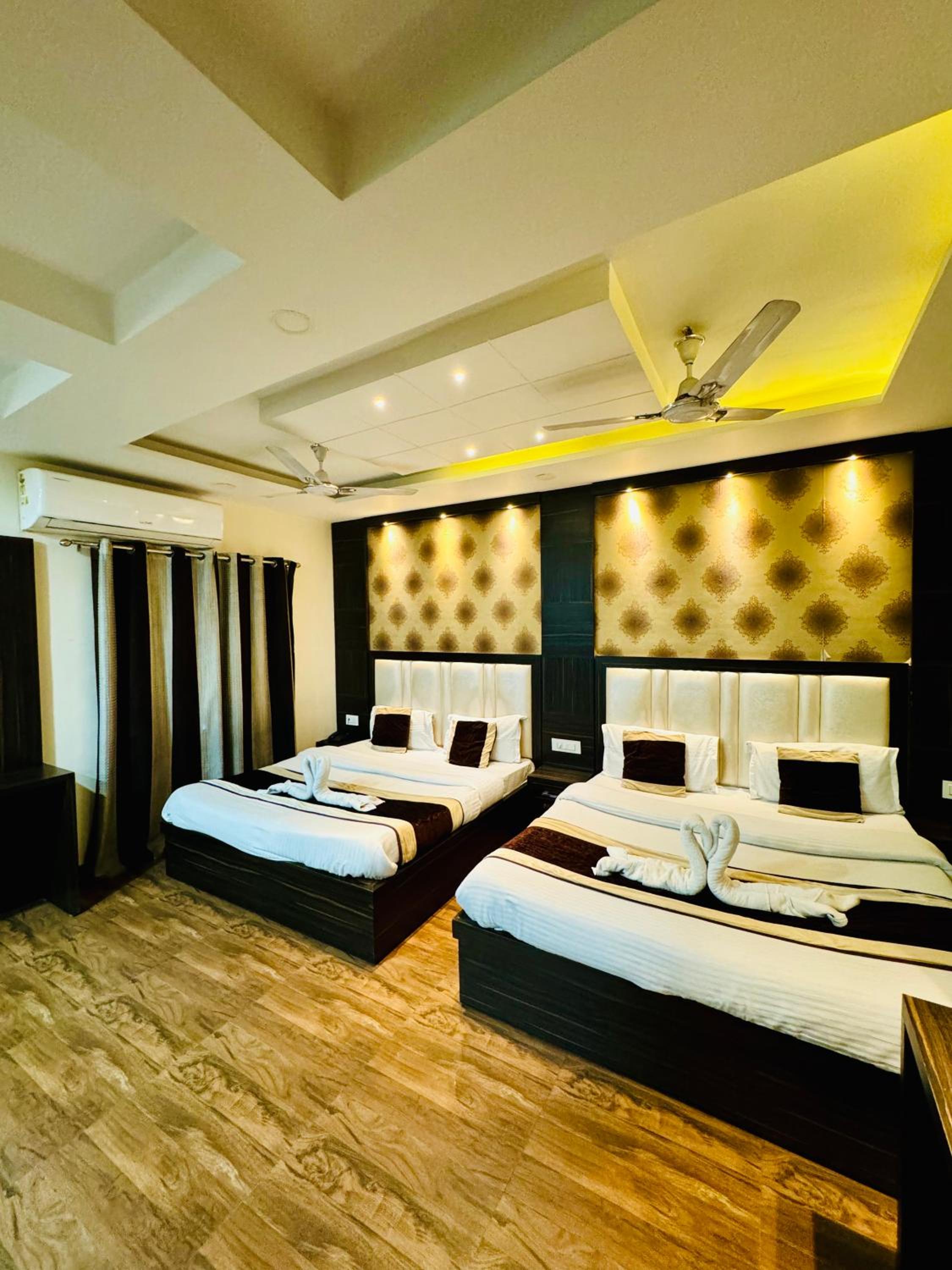 Deluxe Family Room - Photo 22