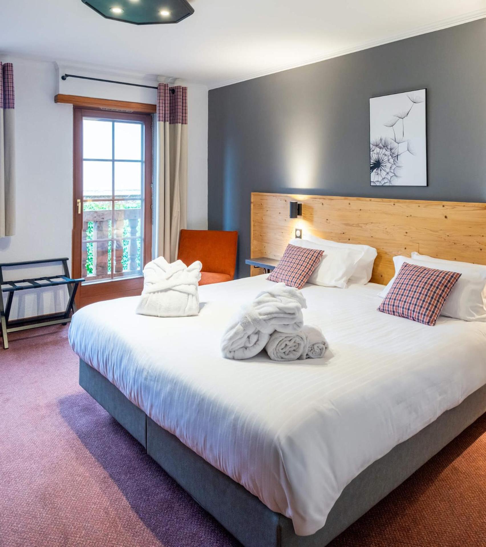 Deluxe Double or Twin Room with Balcony - Photo 12